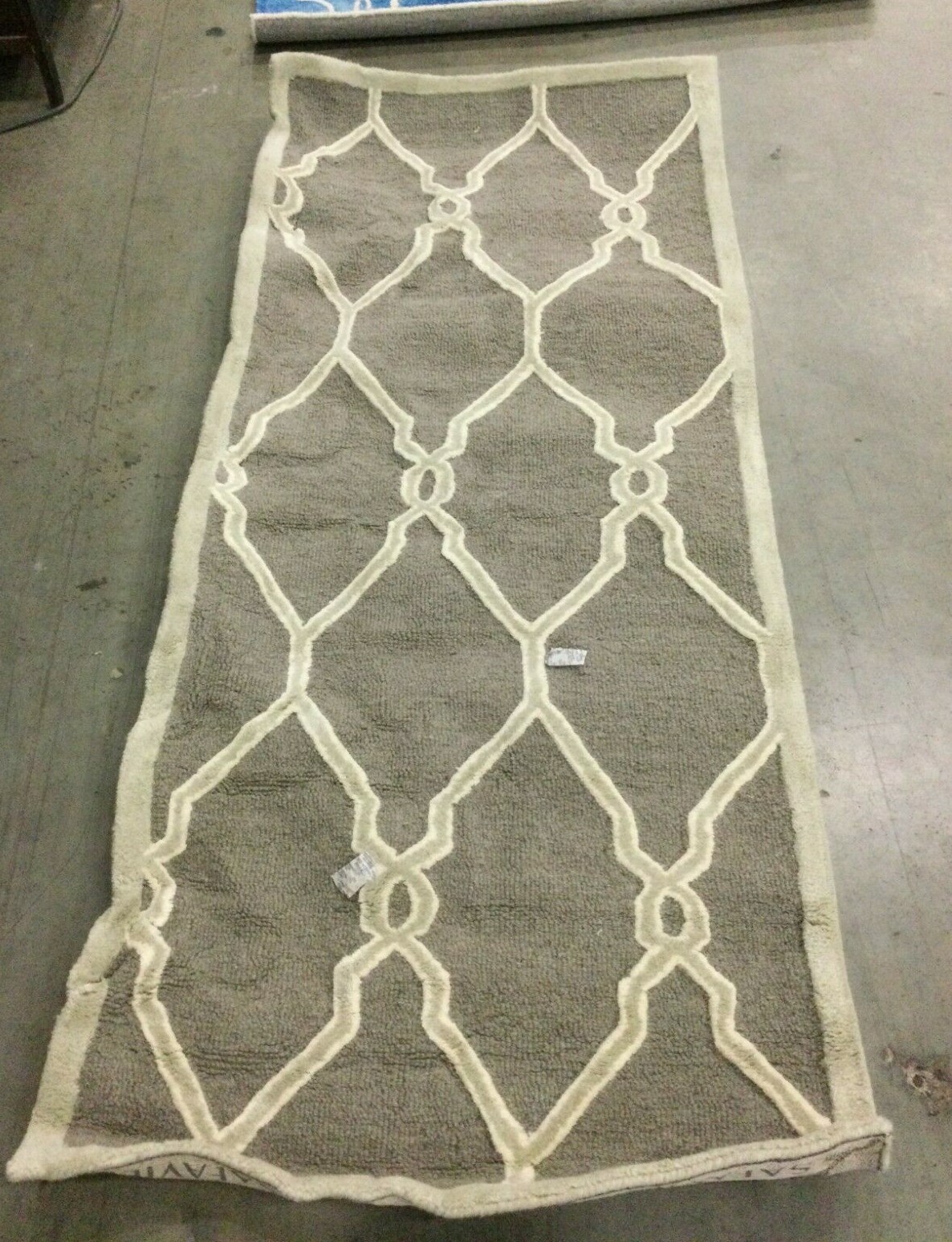 DARK GREY / IVORY 2′-6″ X 6′ Damaged Rug, Reduced Price 1172634368 CAM352D-26