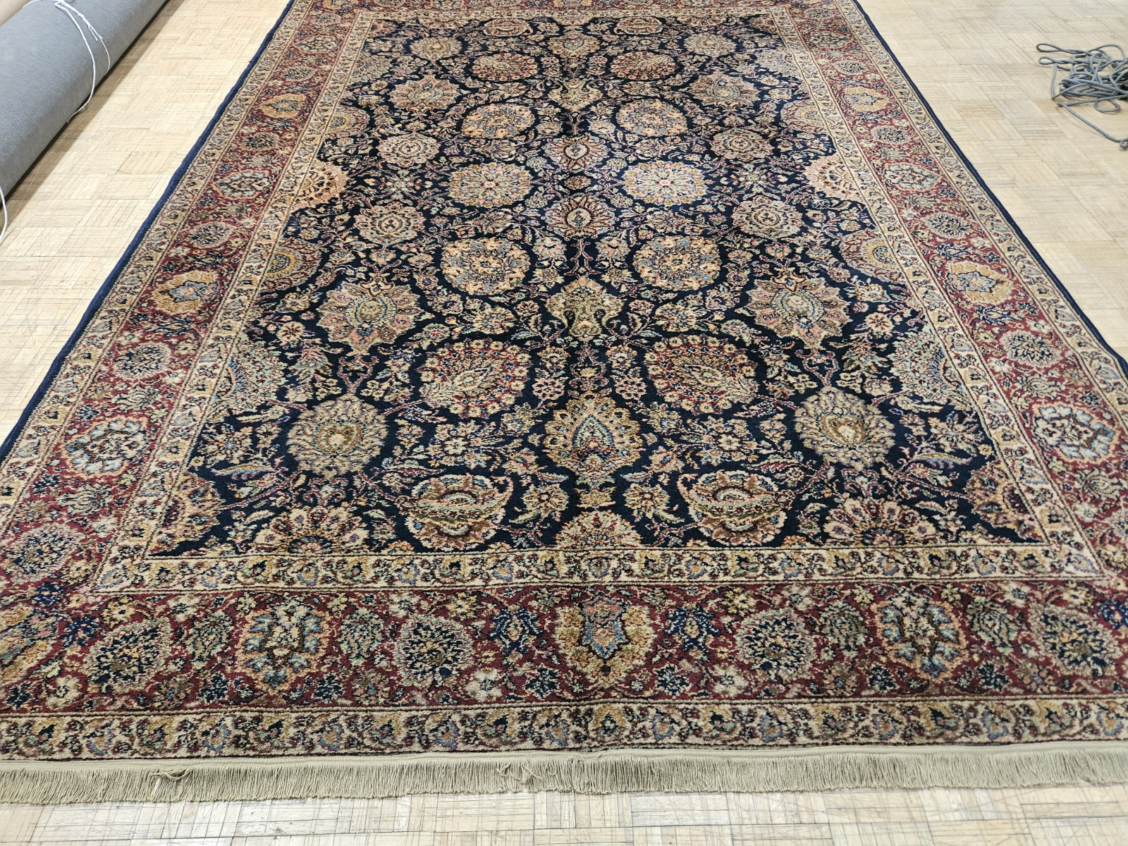9×12 KARASTAN KAZVIN 700 – 786 100% WOOL RUG