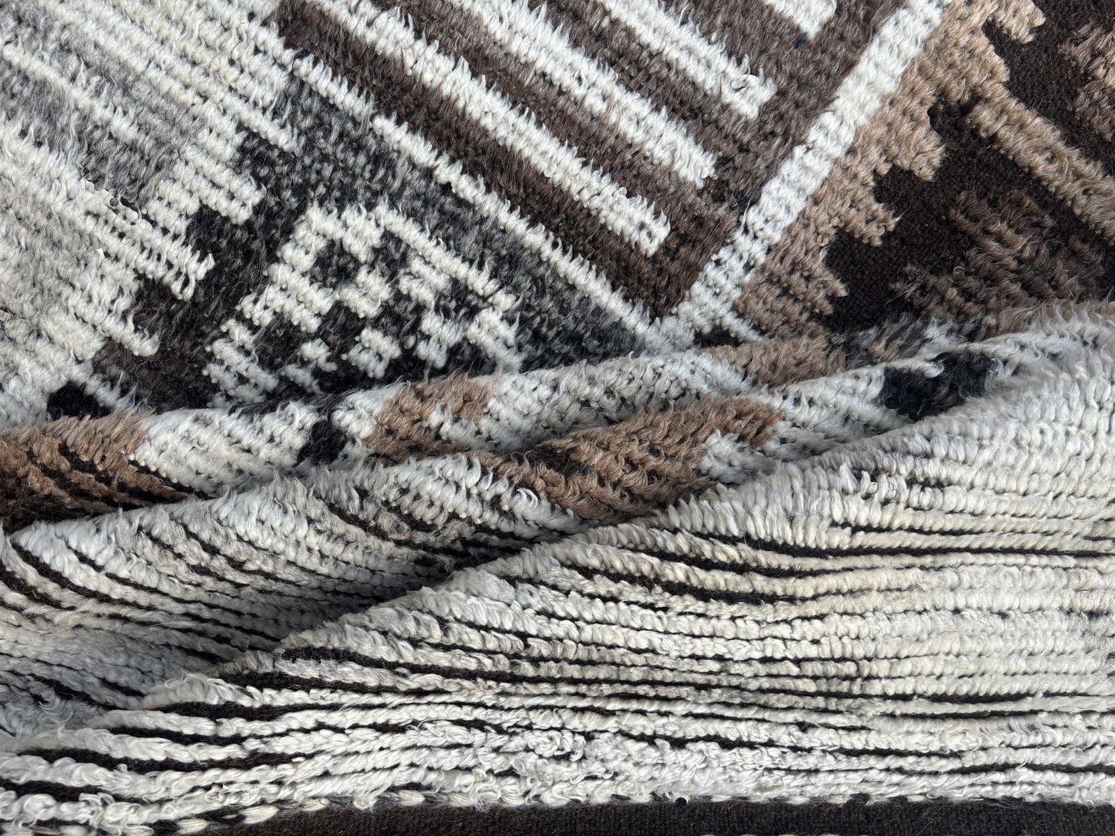 Modern Moroccan Design Berber Rug. All Wool. Handmade Beni Ourain Carpet