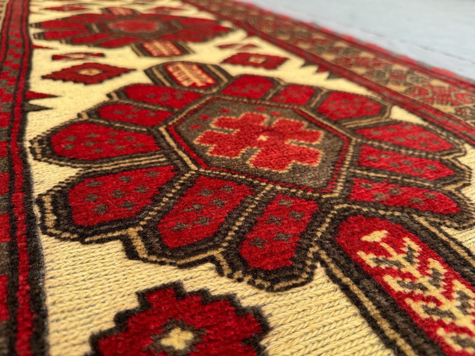 2’6 x 11’4 Ft Classic Baluchi Floral Medallion Runner Rug – Vintage Tribal Wool