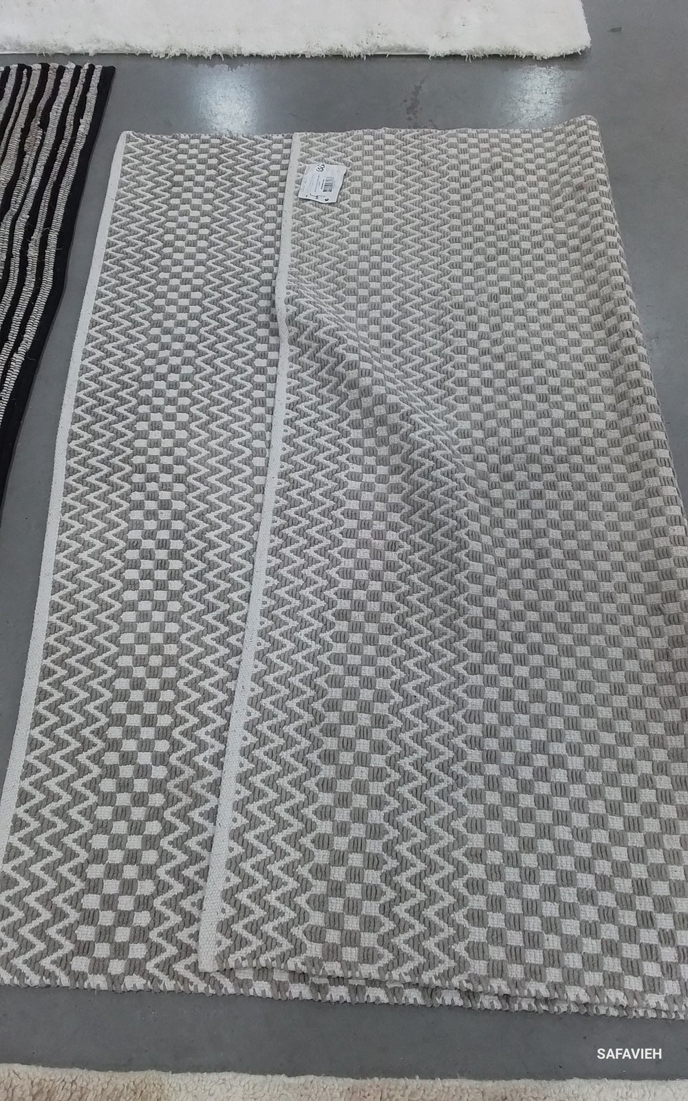 TAUPE 6′-0″ x 6′-0″ Flaw in Rug, Reduced Price 1172791348 BOS686E-6SQ