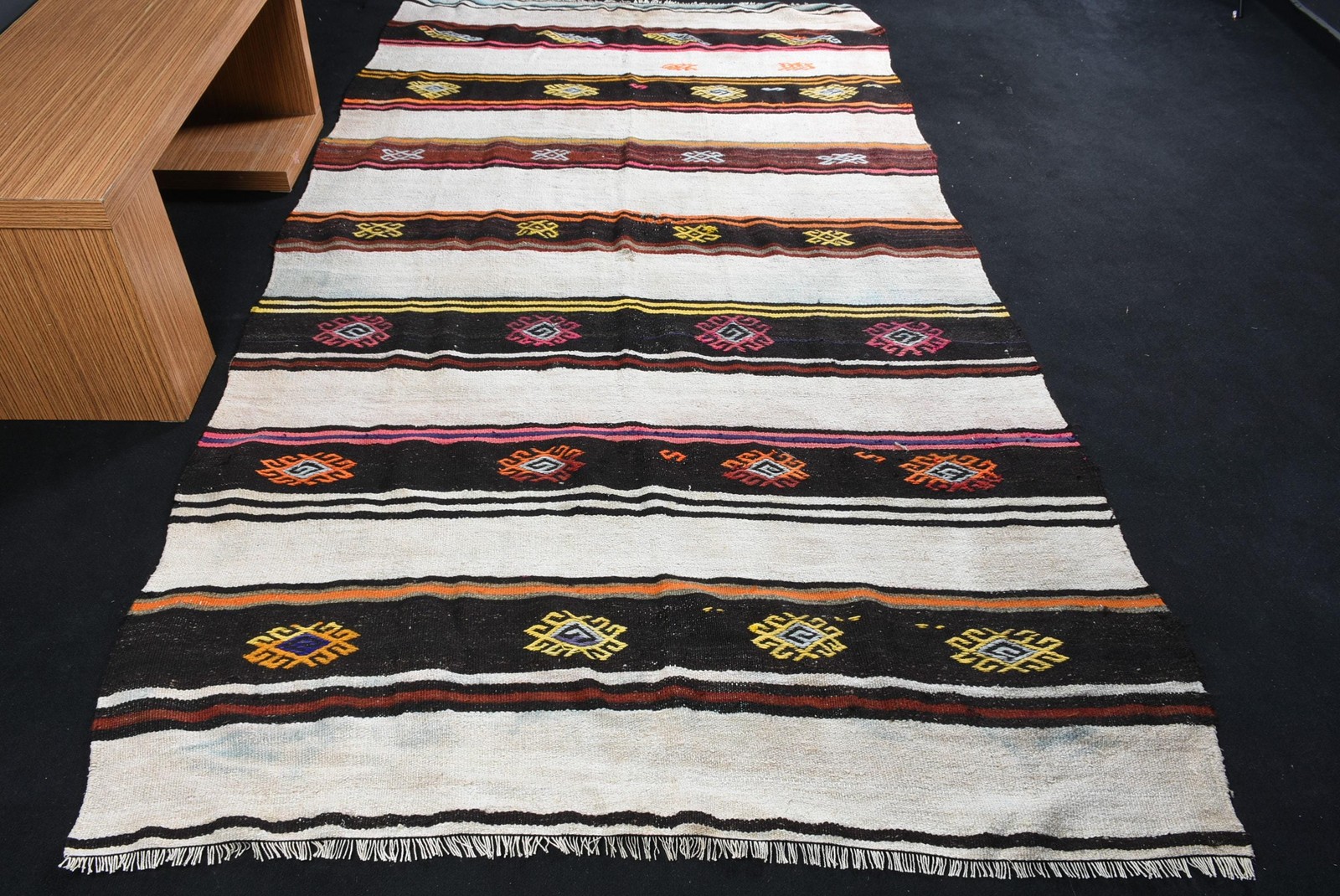 Turkish Vintage Kilim Rug 5,6×10,2 ft, White Large Camouflage Wool Rug