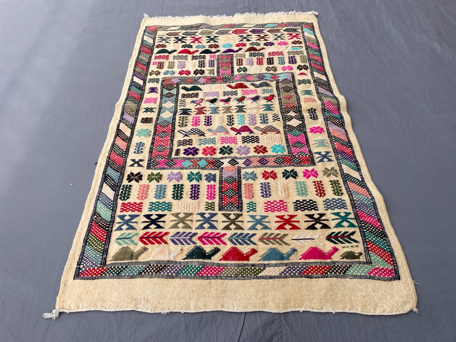 2’8 x 4’3 Ft Colorful Afghan Pictorial Kilim Rug Cream Wool Flatweave Carpet Wit