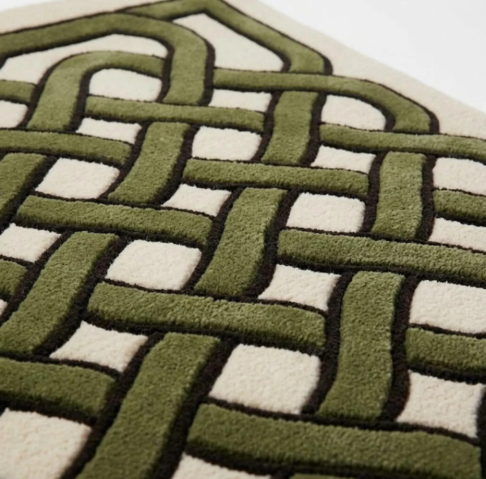 Luxury Celtic Knot Wool Rug Green Geometric Interlocking Hand Tufted Living Room