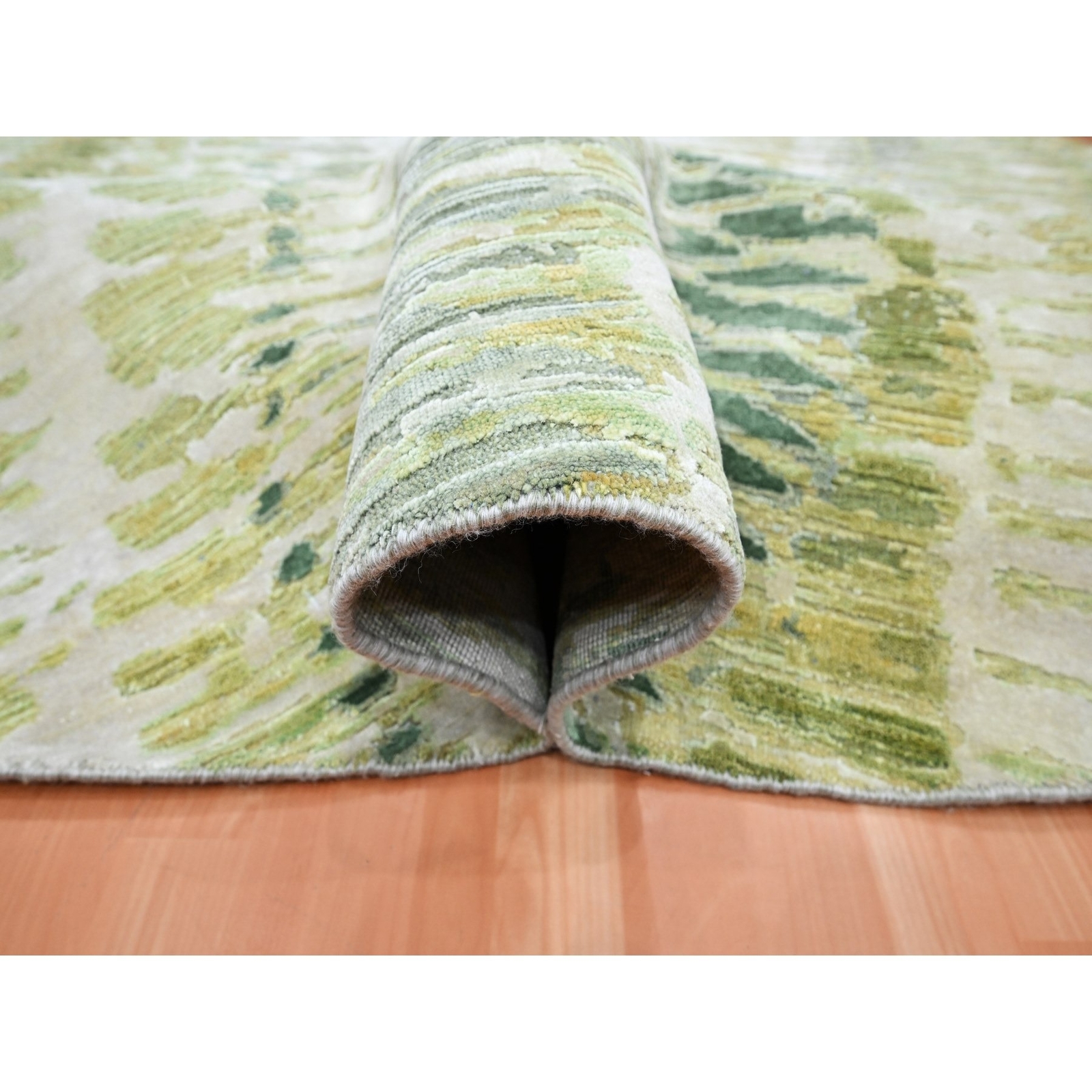 8’x8′ Swamp Green Crocodile Safari Design All Silk Hand Knotted Round Rug R75558