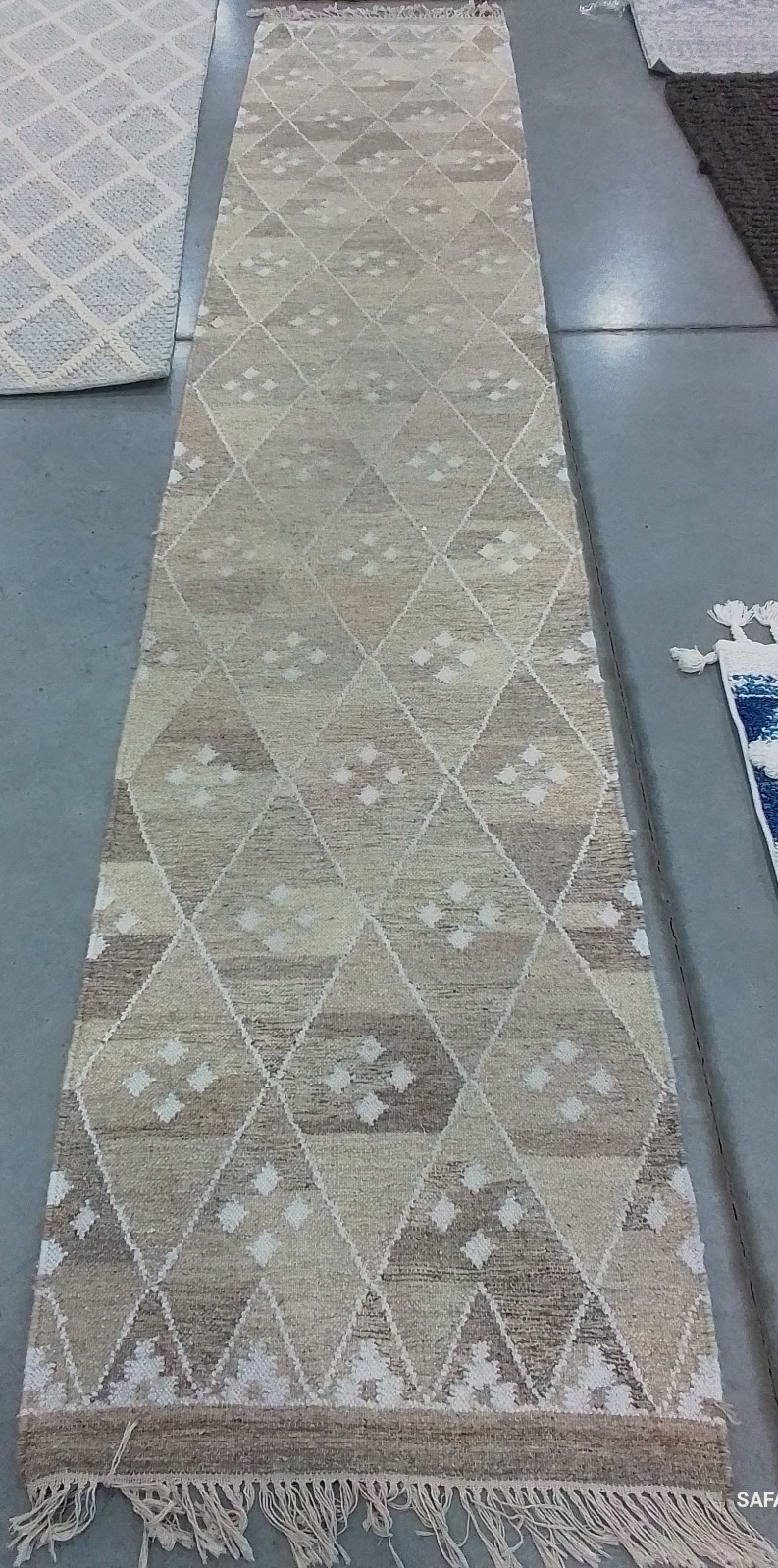NATURAL / IVORY 2′-3″ x 12′-0″ Flaw in Rug, Reduced Price 1172782511 NKM316B-212