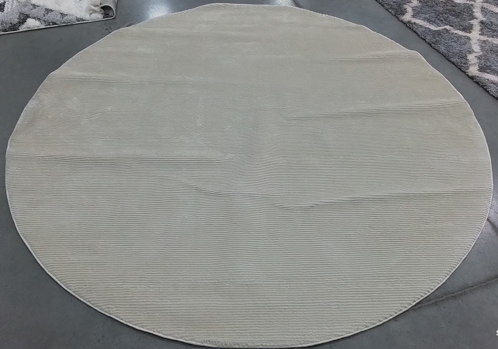 IVORY 6′-7″ x 6′-7″ Back Stain Rug, Reduced Price 1172793145 REV102A-7R