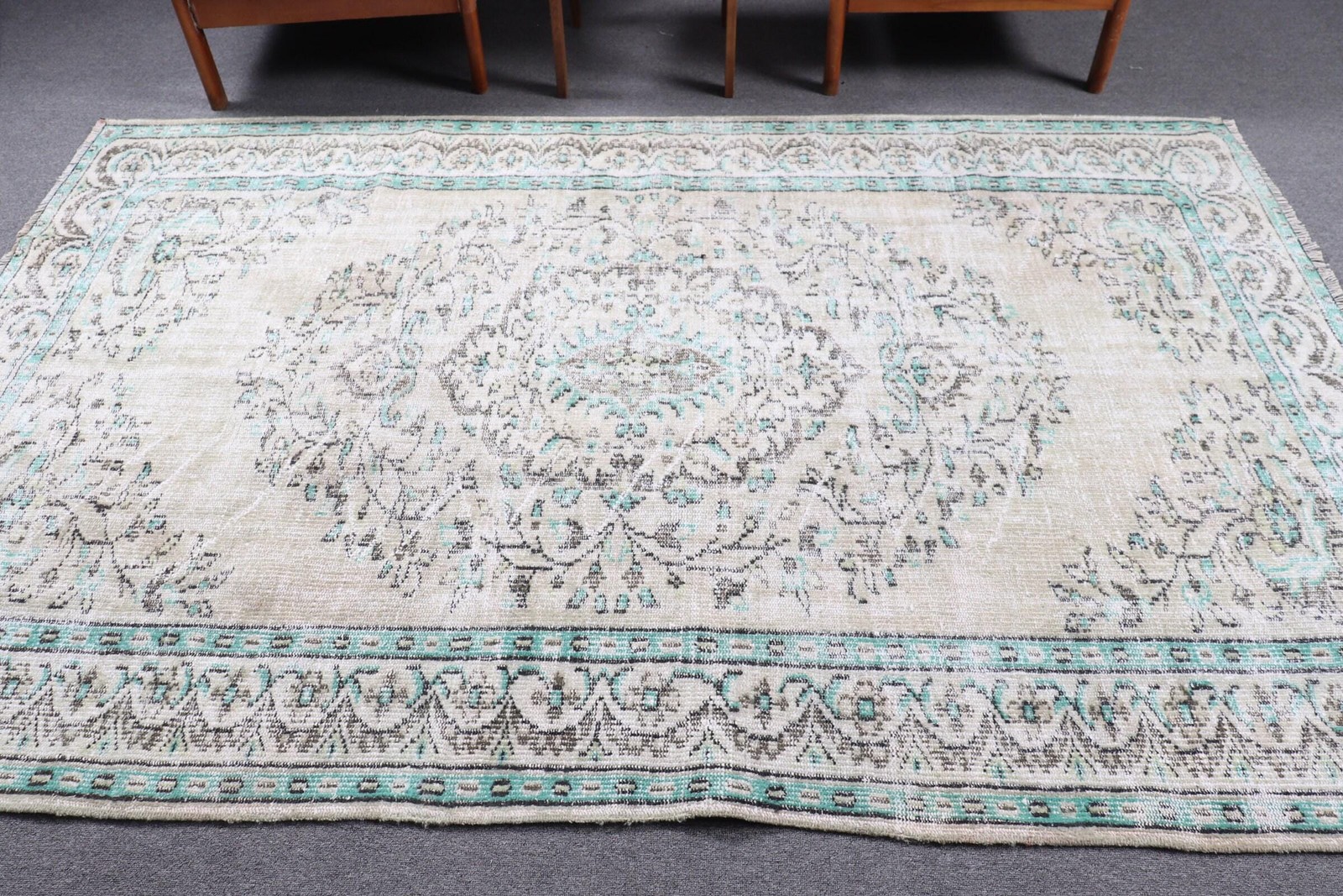 Vintage 5,6×8,5 ft Rug, Turkish Rug, White Rug Wool