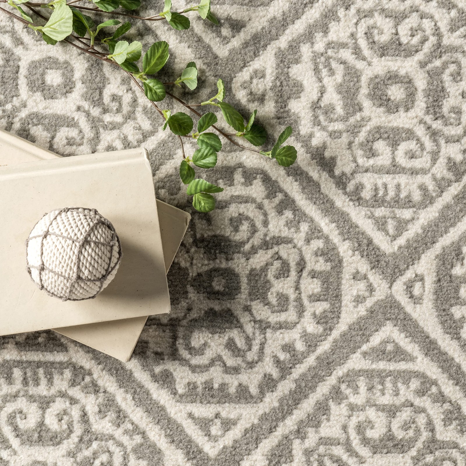 Transitional Floral Jeanette Area Rug, 4′ x 6′ Oval, Grey