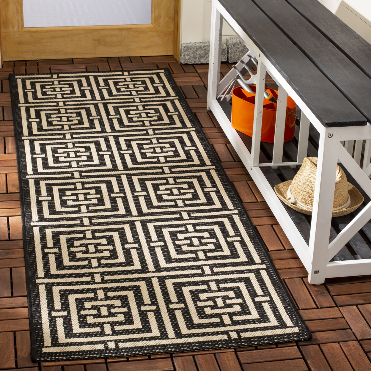 SAFAVIEH Indoor Outdoor CY6937-26 Courtyard Black / Bone Rug