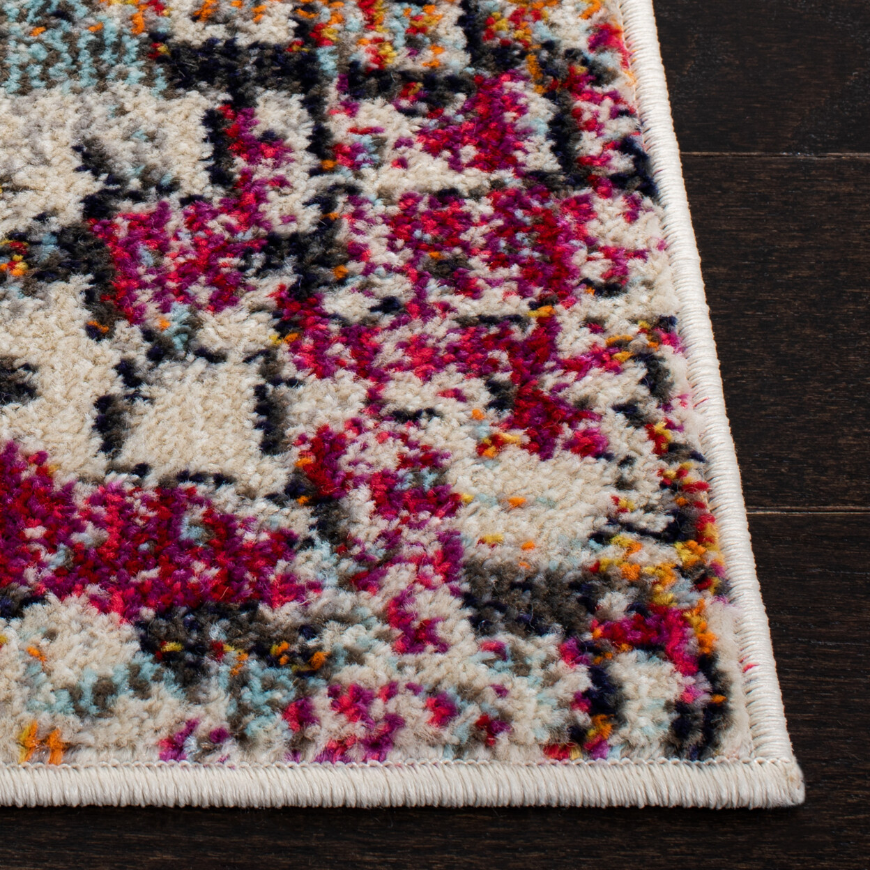 SAFAVIEH Madison Collection MAD460Z Black / Gold Rug
