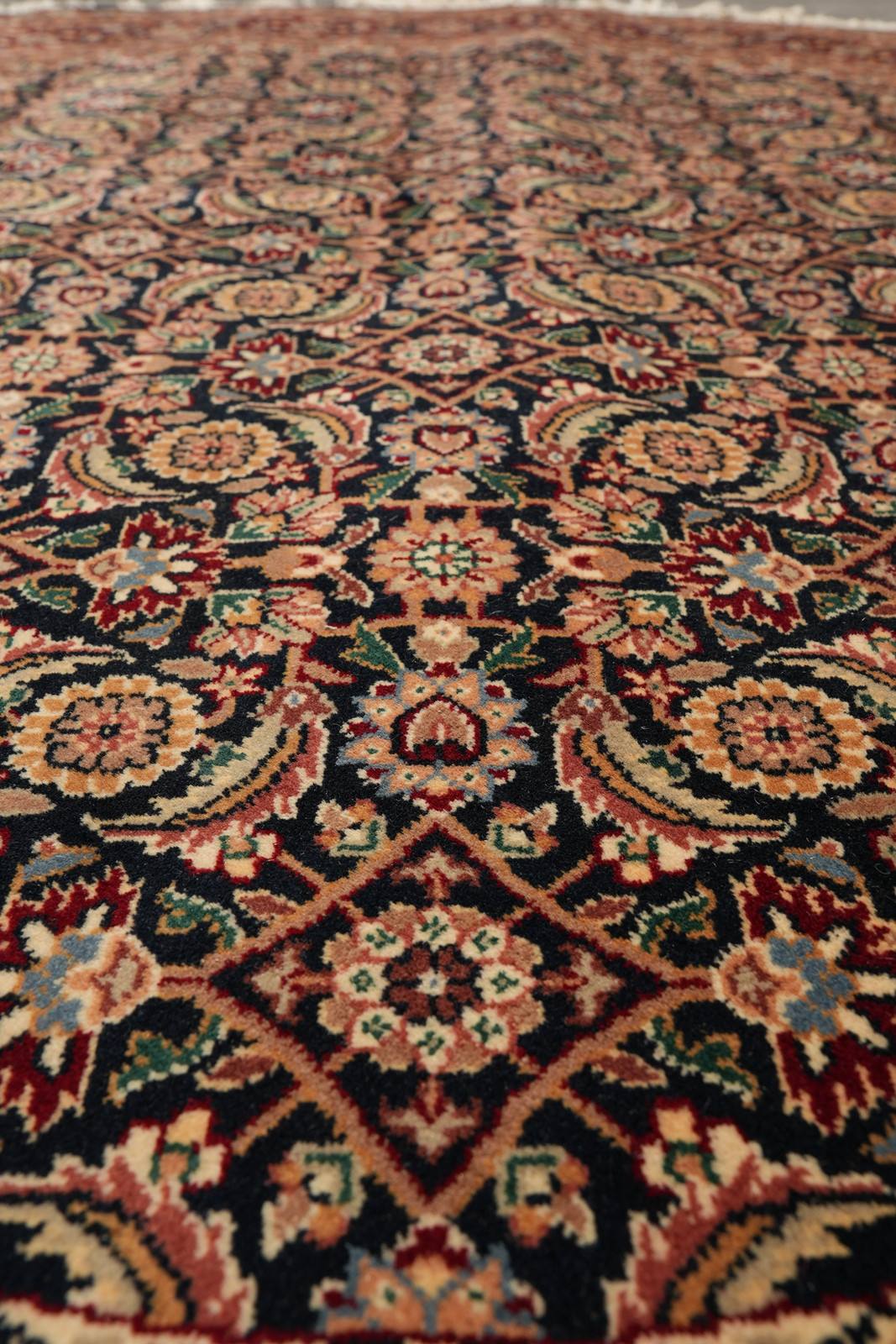 6 x 6 Round Wool and Silk Mahii Herrati Tabriiz Rug #F-4202