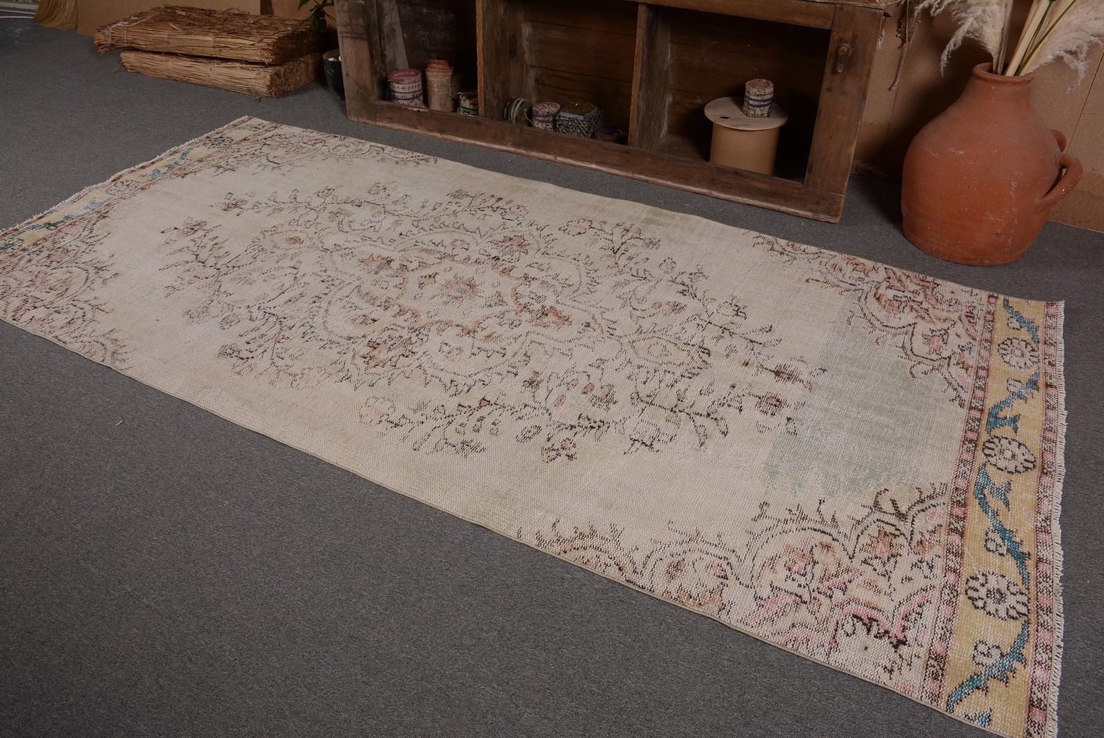 4,3×9,3 ft Vintage Turkish Rug, Area Rug, White Blue Floral Wool Rug
