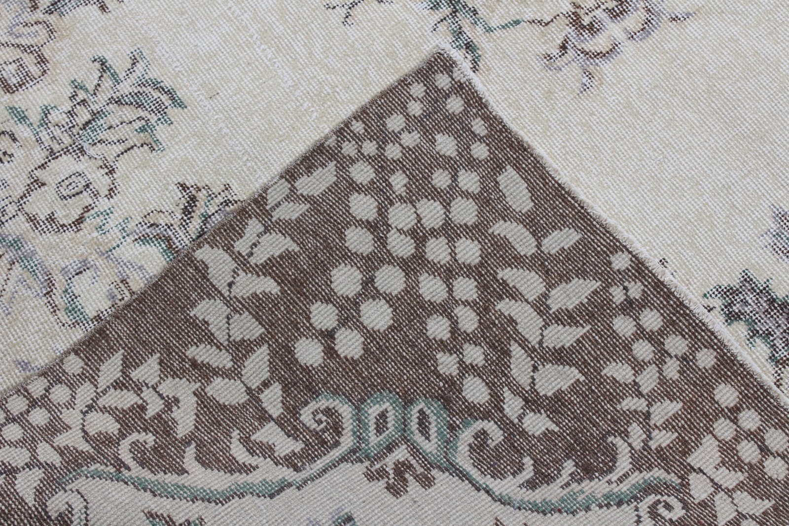 Vintage Turkish Large Rug 6,2×9,9 ft, Brown White Oriental Rug