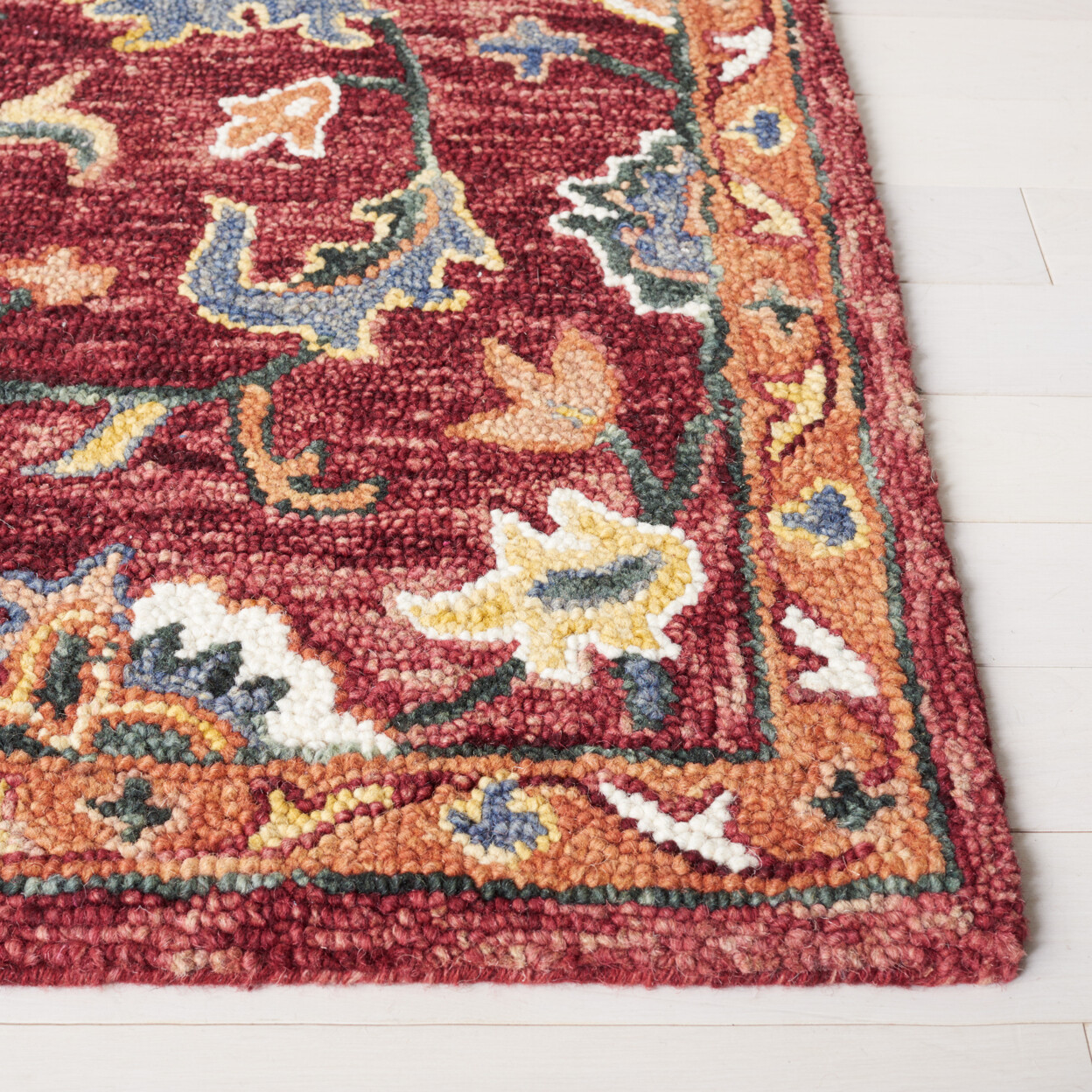 SAFAVIEH Aspen Collection APN147Q Handmade Red / Rust Rug