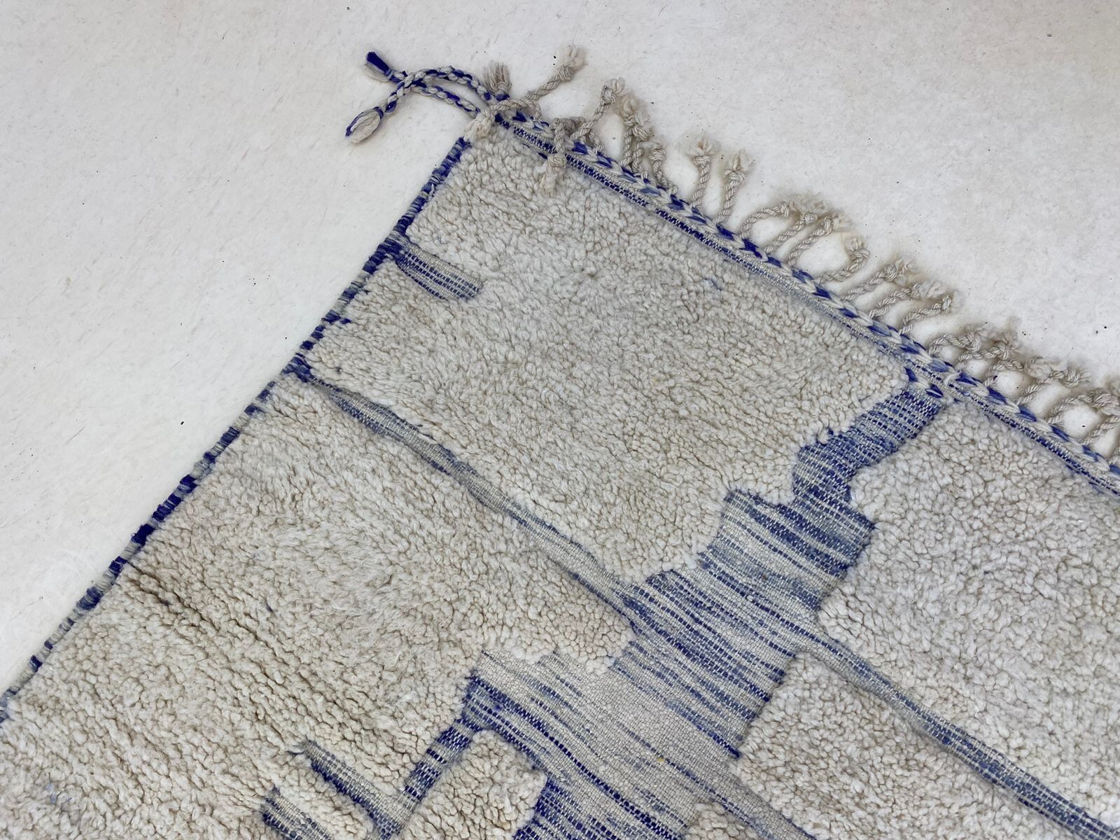Stylish Abstract Rug Moroccan Woolen Rug Soft Wool Area Tradtionnel Blue Rug