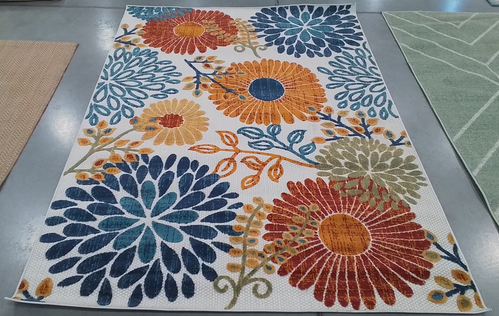 CREME / RED 5′-3″ x 7′-6″ Flaw in Rug, Reduced Price 1172771050 CBN832A-5