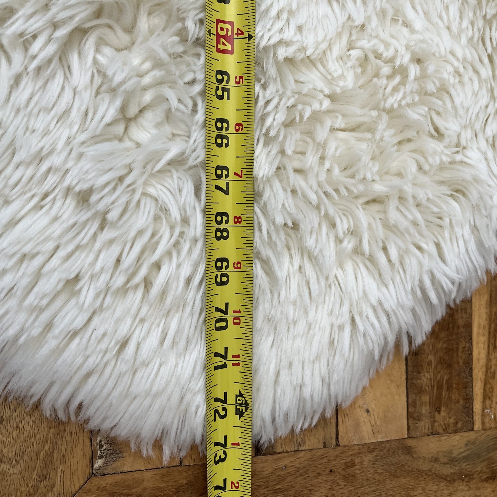 Luxury Collection Plush Faux Fur Area Rug 45 in × 71 in Clean