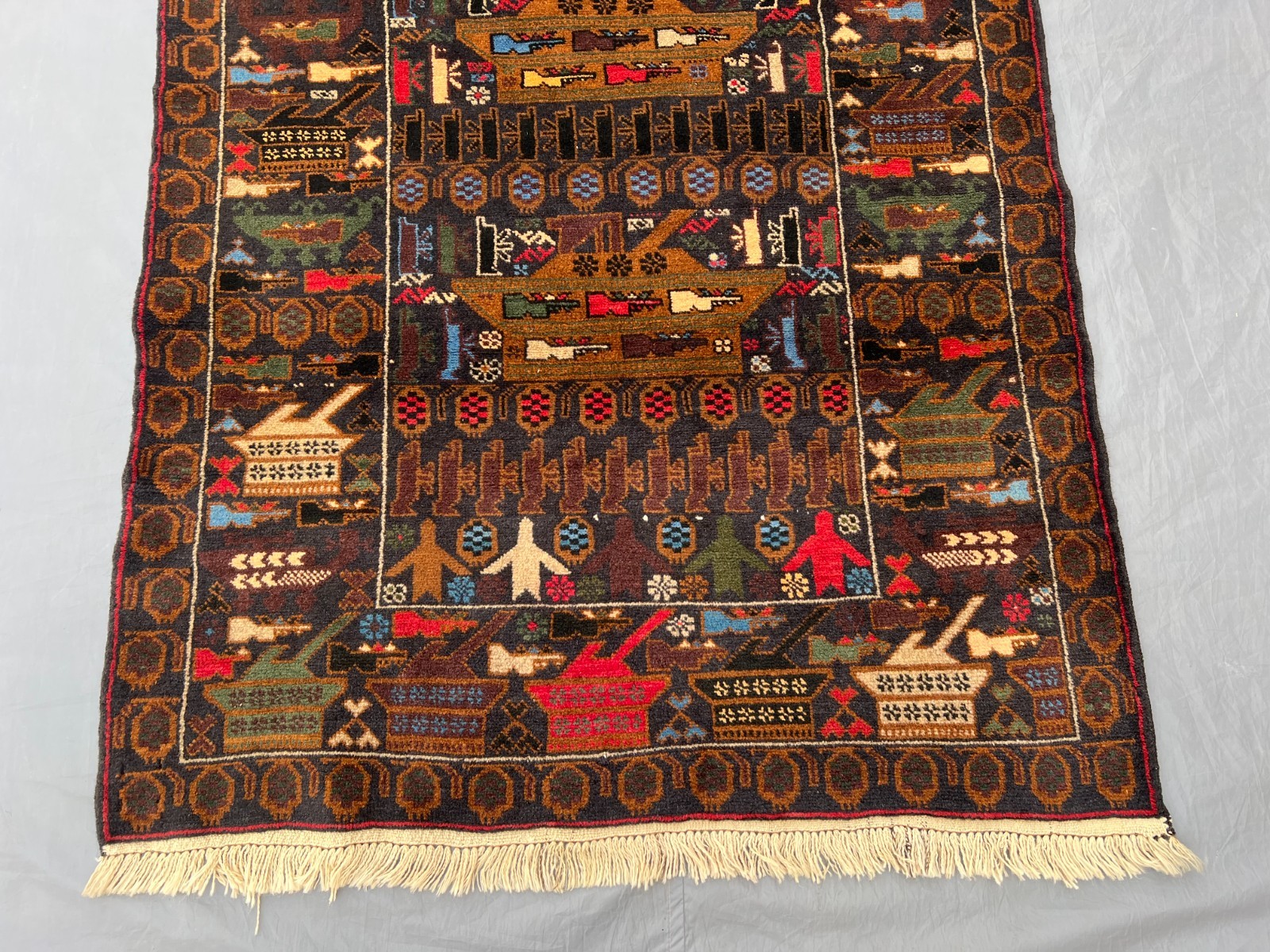 3’9 x 6’6 Ft Detailed Afghan Baluchi War Rug – Pictorial Weapons Motif Tribal