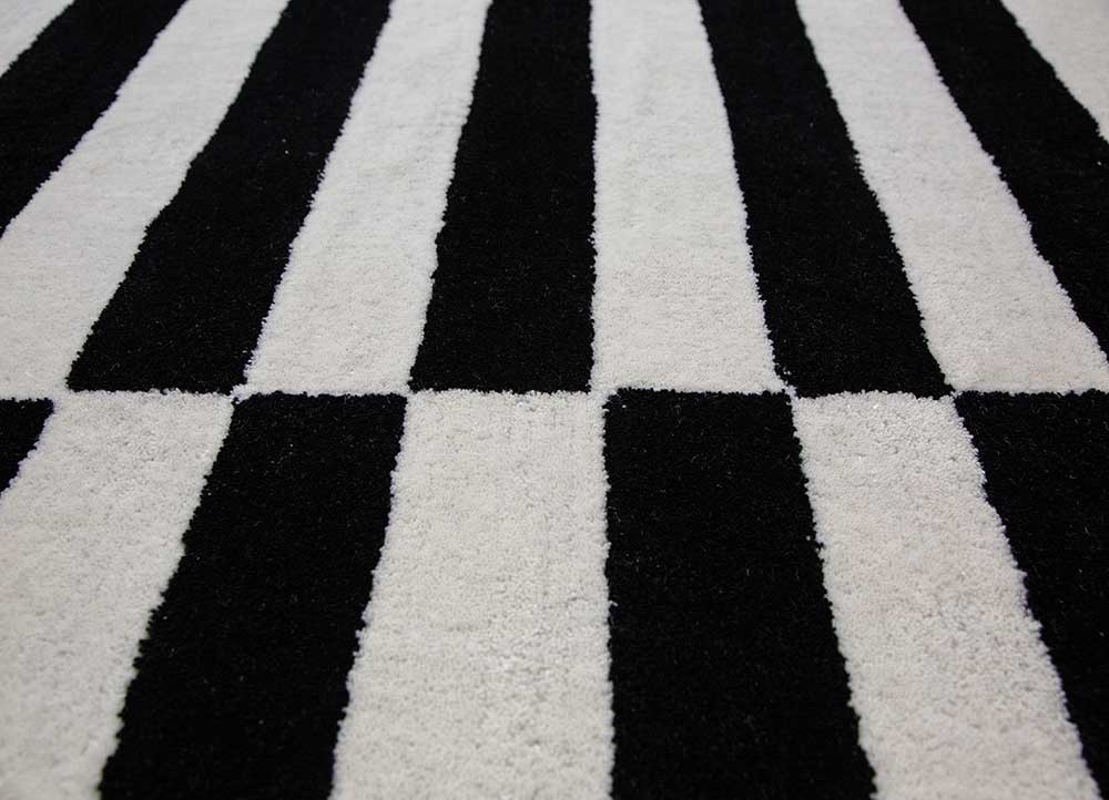 hand tufted wool Rug ebony/snow white round