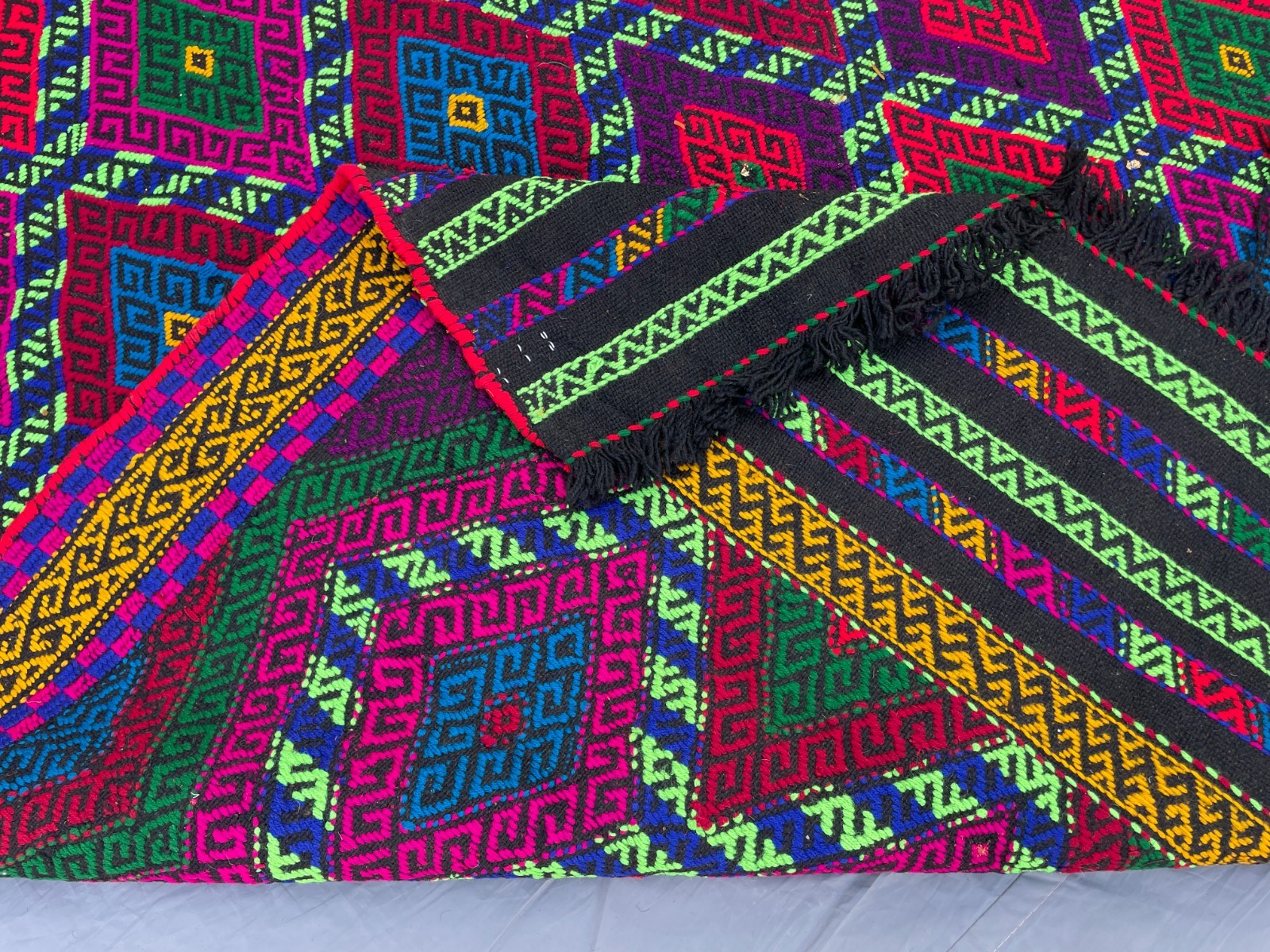 4×5 Bright Uzbek Soumak Rug Handwoven Tribal Geometric Flatweave Carpet.