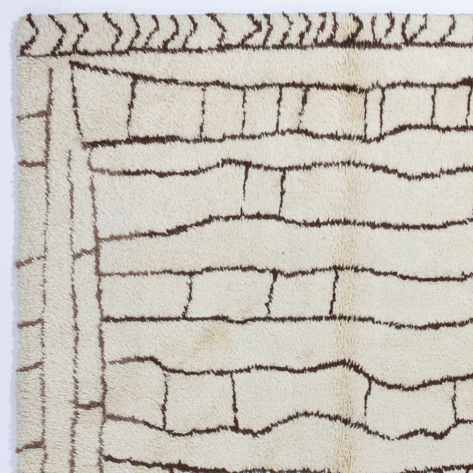 Modern Hand Knotted Moroccan Shaggy Rug Made of Natural Ivory and Brown Wool