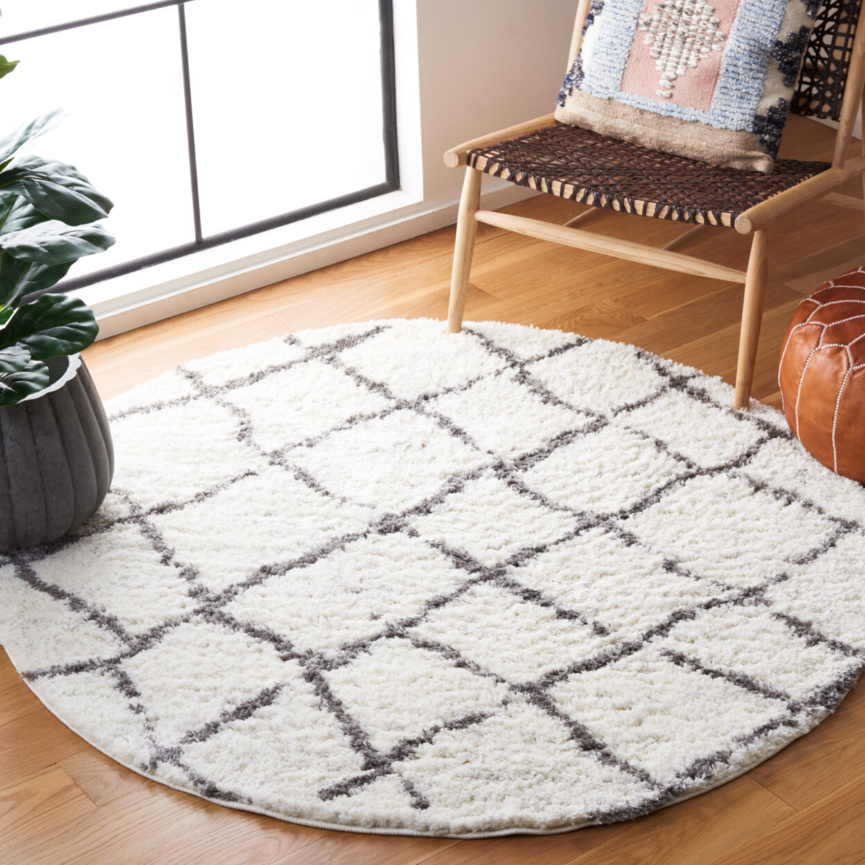 SAFAVIEH Berber Shag BER162C Cream / Light Grey Rug
