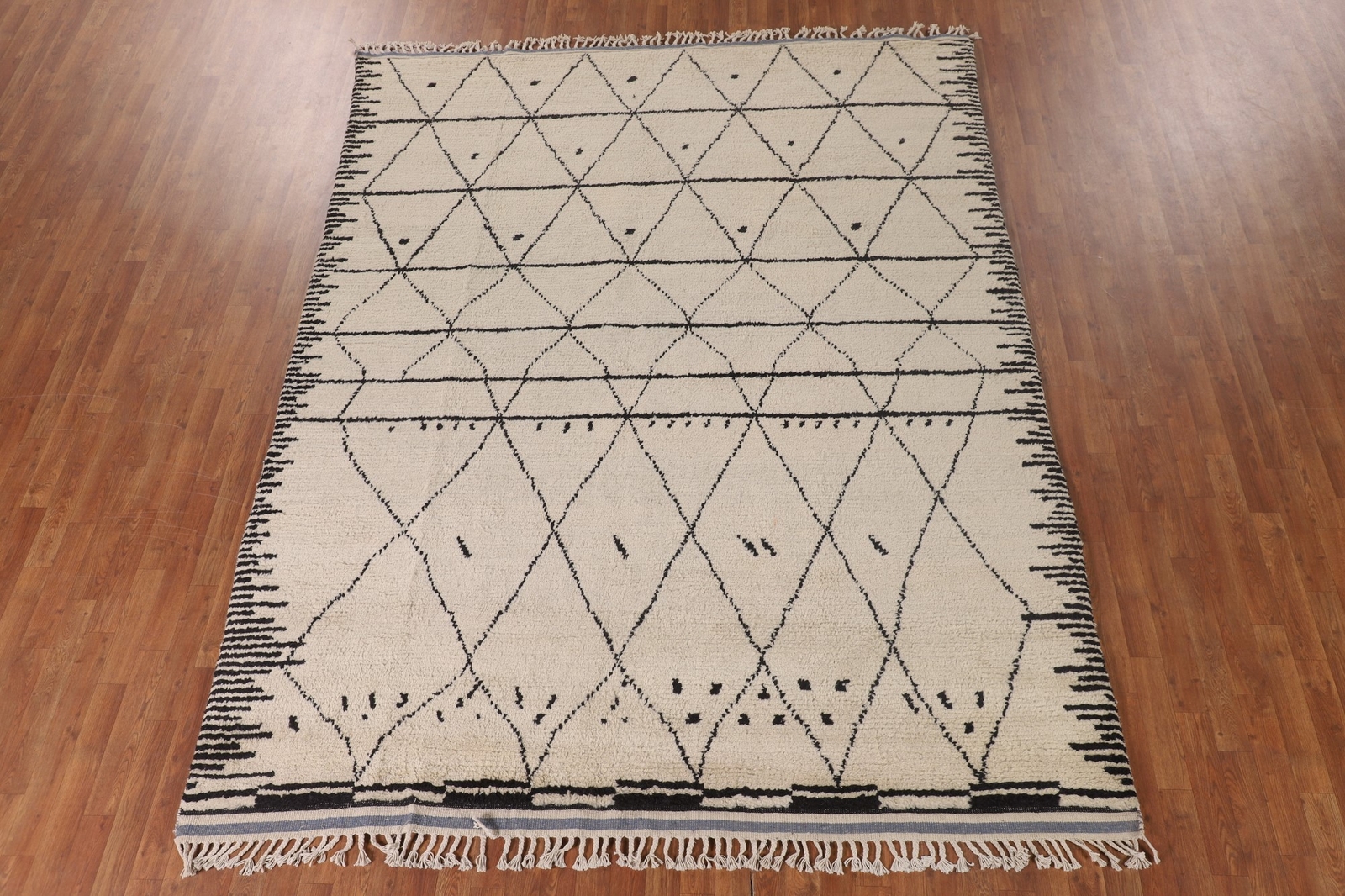 Nomadic Moroccan 8×10 ft. Ivory/ Black Area Rug Hand-Knotted Wool Carpet