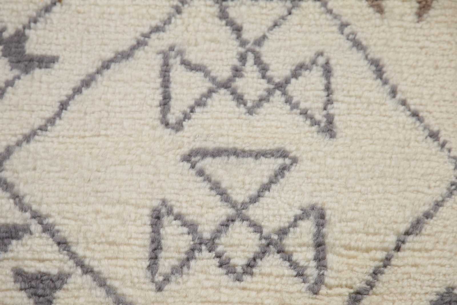 Modern Handmade Luxury Hand-Knotted Moroccan Wool Accent Rugs 5×8 ft