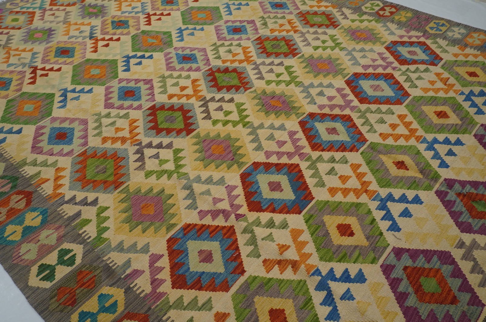 9×12 ft Beige Afghan Handmade Geometric Wool Kilim Area Rug (8’6″x11’5″)
