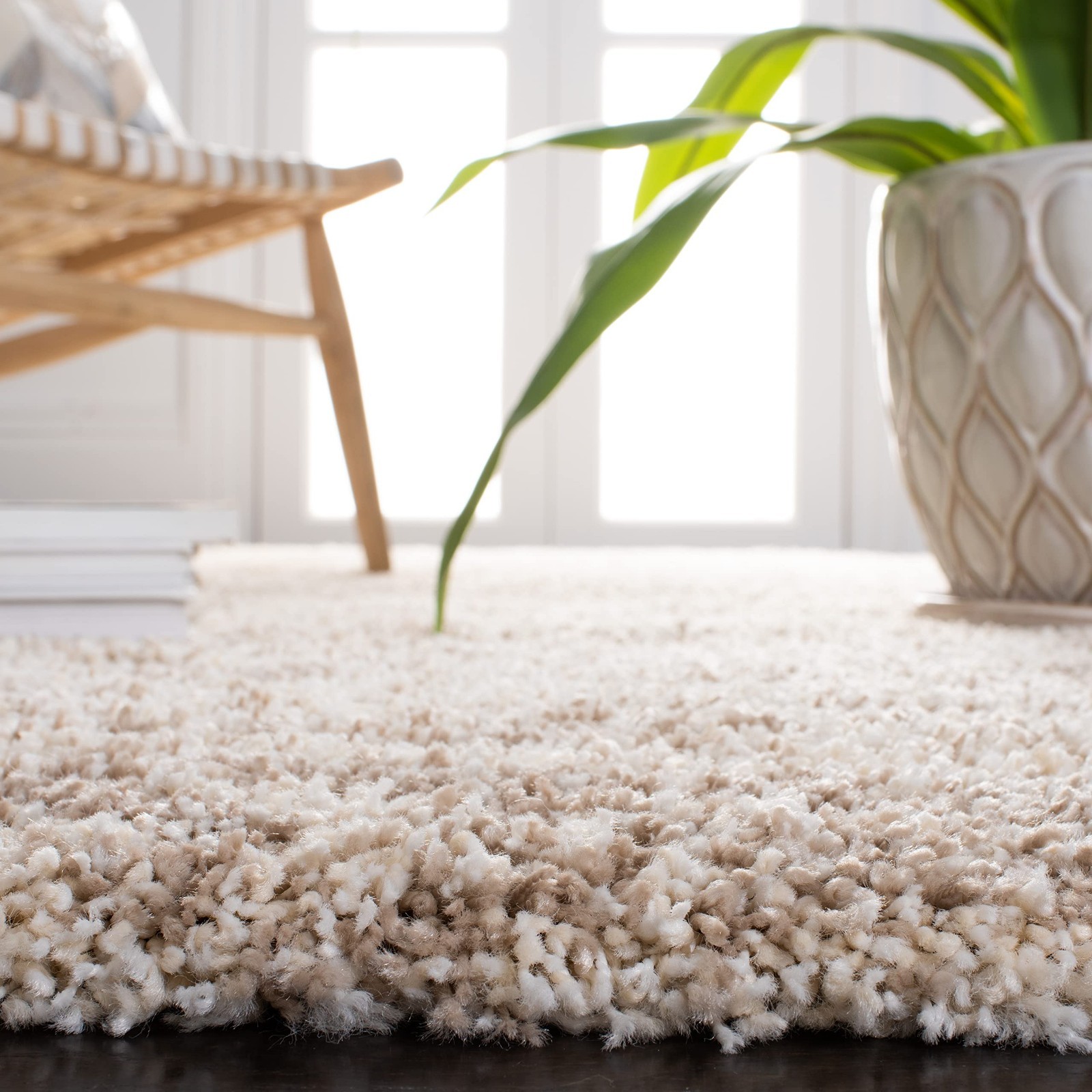 Plush Modern Ivory & Beige Shag Accent Rug 2×3 – Soft Area Carpet for Home Decor