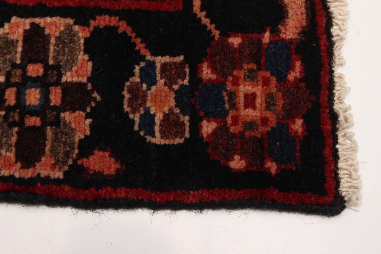 Vintage 4’5″ x 7’5″ Traditional Hand Knotted Vegetable Dye Wool Area Rug