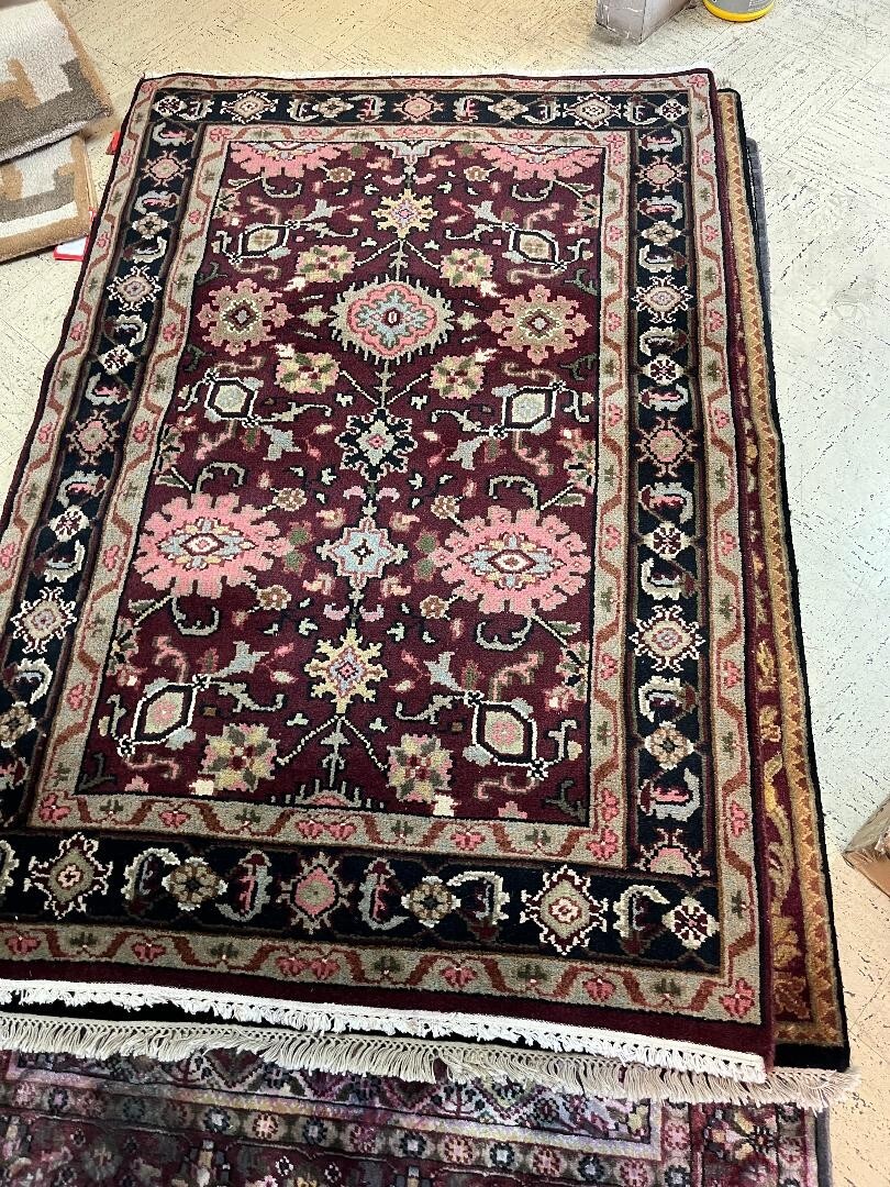 Area Rug in Multicolored AREA RUGS 4 x 6 MISC PATTERNS AND COLORS