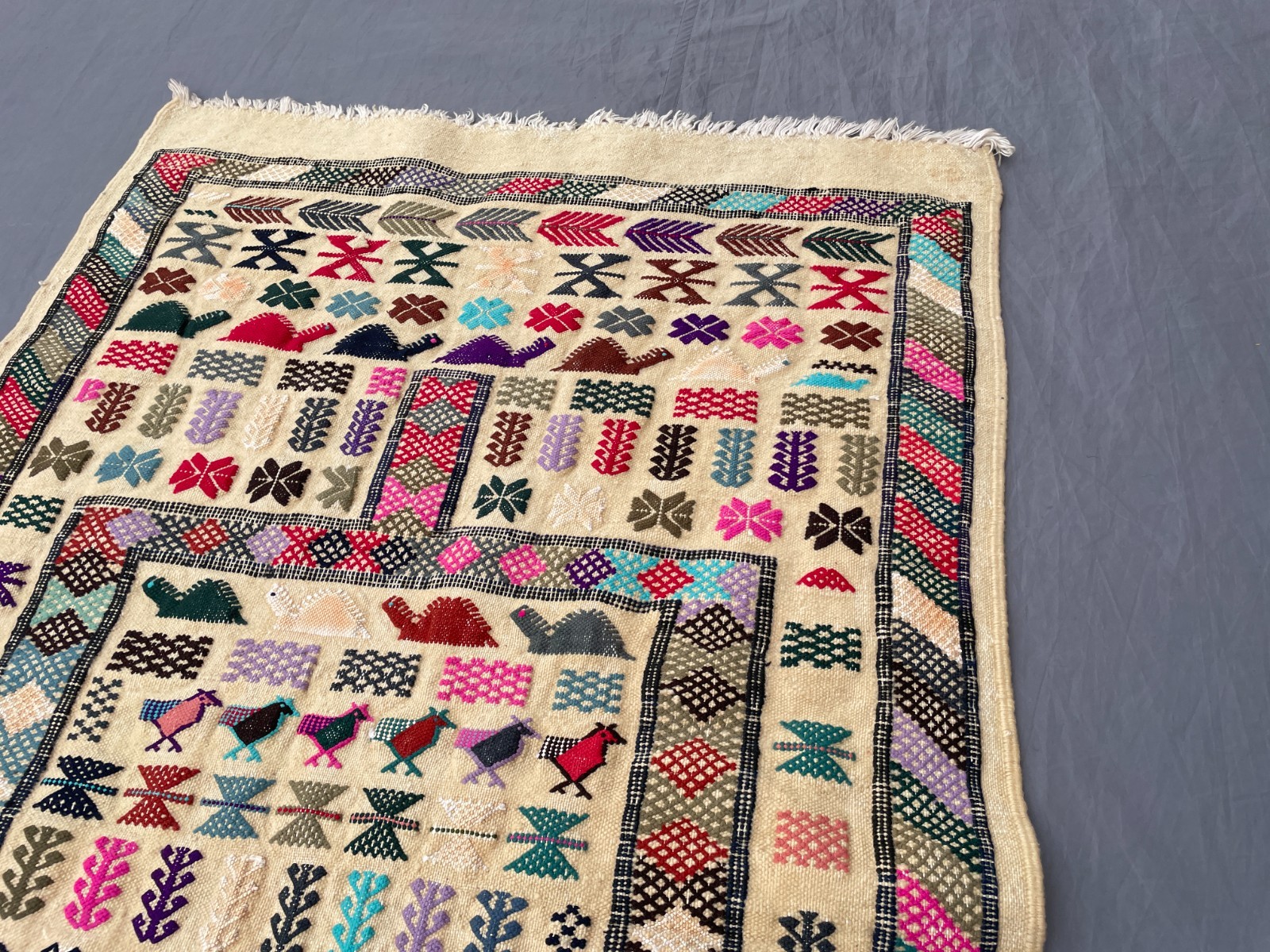 2’8 x 4’3 Ft Colorful Afghan Pictorial Kilim Rug Cream Wool Flatweave Carpet Wit