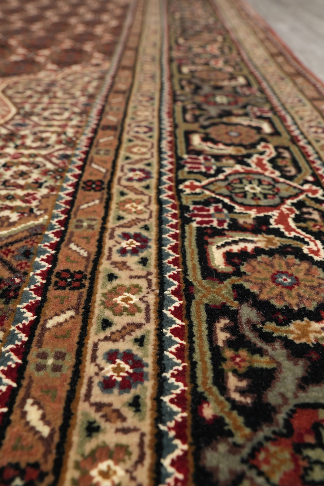 5.8 x 8.3 Rust Quality Wool and Silk Tabriiz Mahii #F-4453