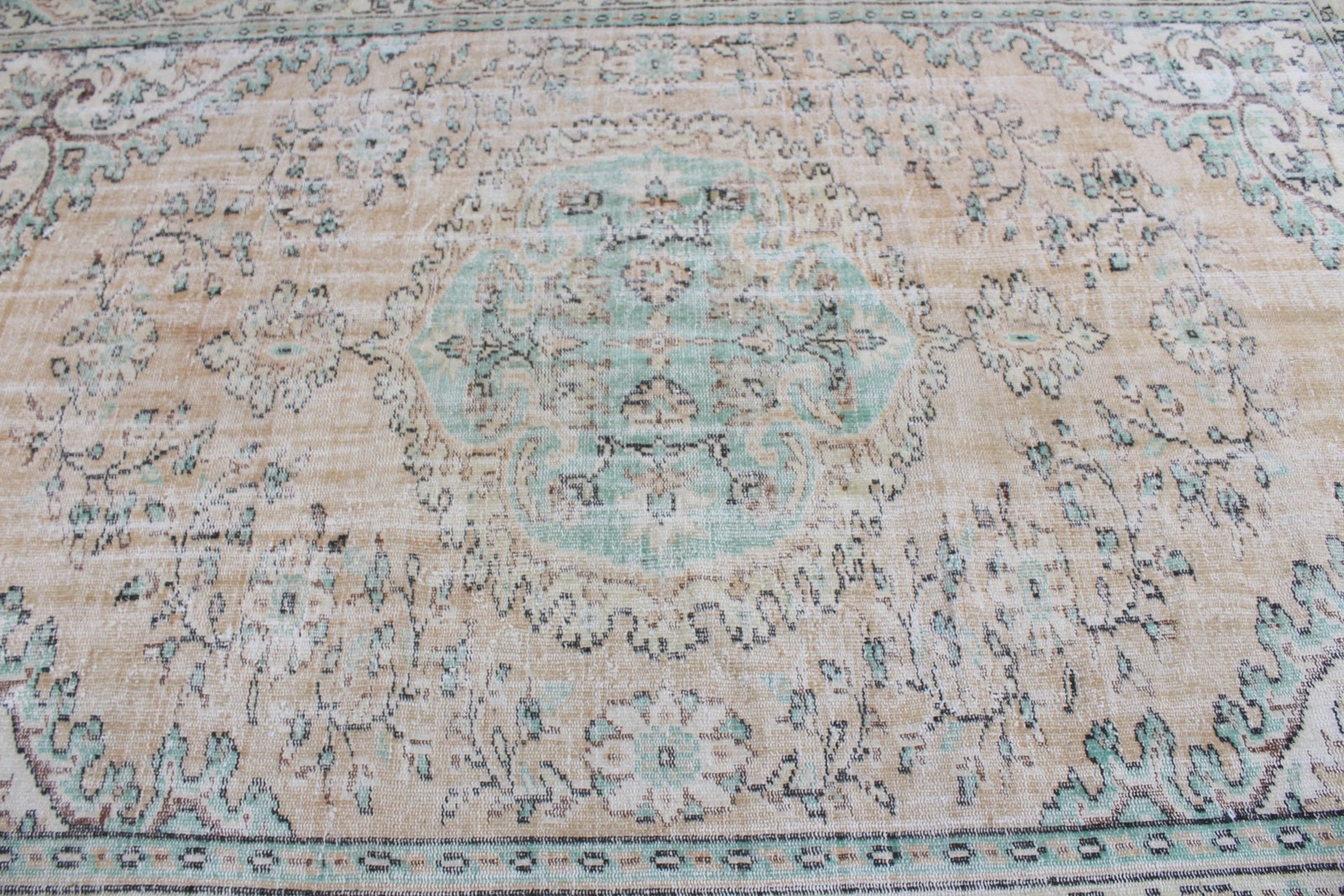 Vintage Turkish Rug 6,3×9,1 ft (191×276 cm), Green Wool Rug