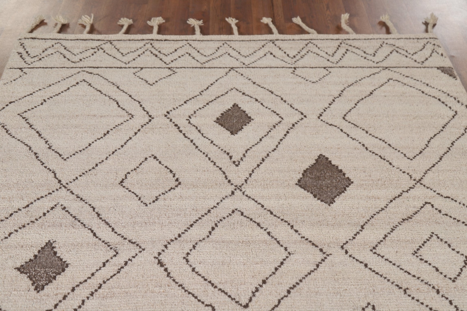Modern Handmade Luxury Hand-Knotted Moroccan Wool Accent Rugs 5×8 ft