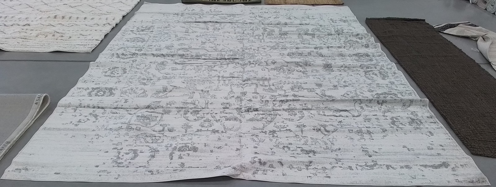 SILVER / IVORY 10′-0″ x 14′-0″ Stained Rug, Reduced Price 1172780608 MAD603G-10