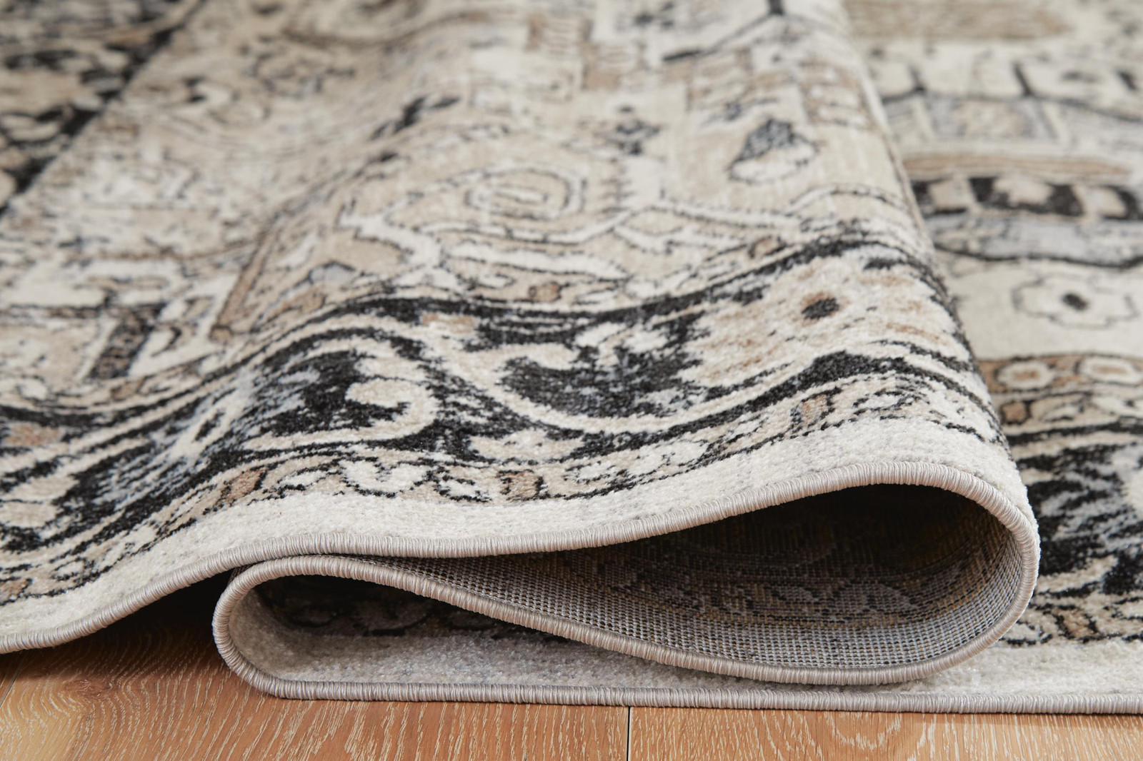 Signature Design by Ashley Traditional Gregmoore 7’7″ x 9’11” Rug Multi