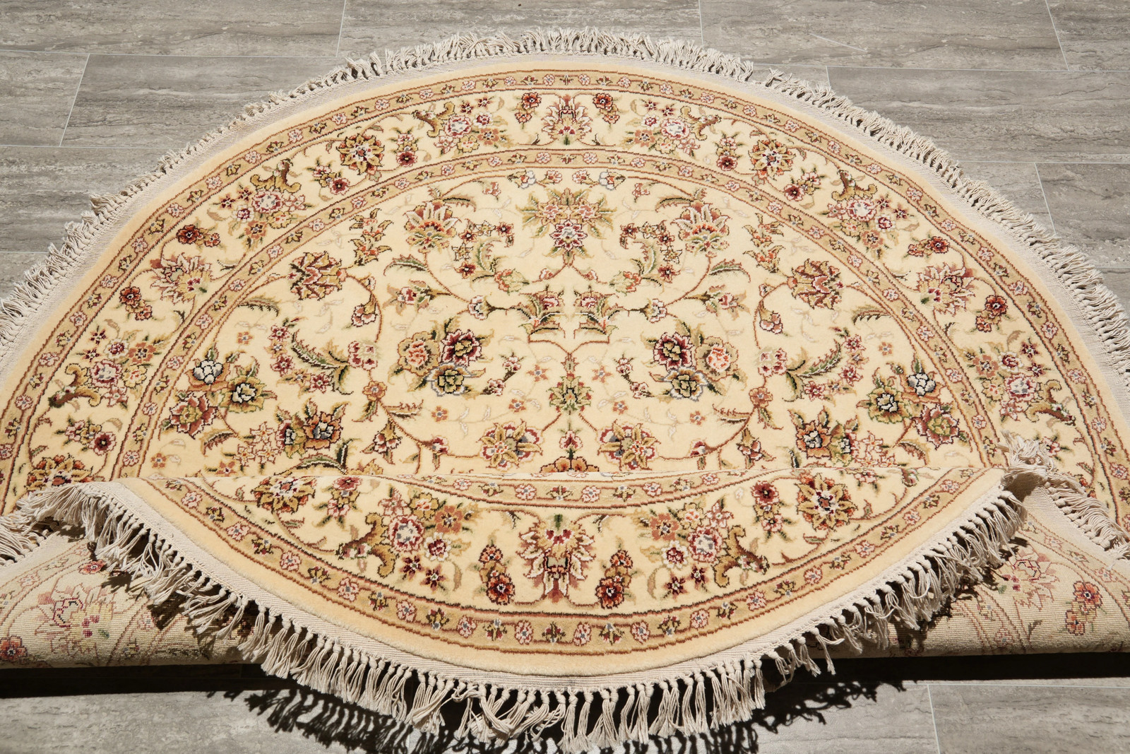 5 x 5 Round Wool and Silk Elegant Rug #F-4215