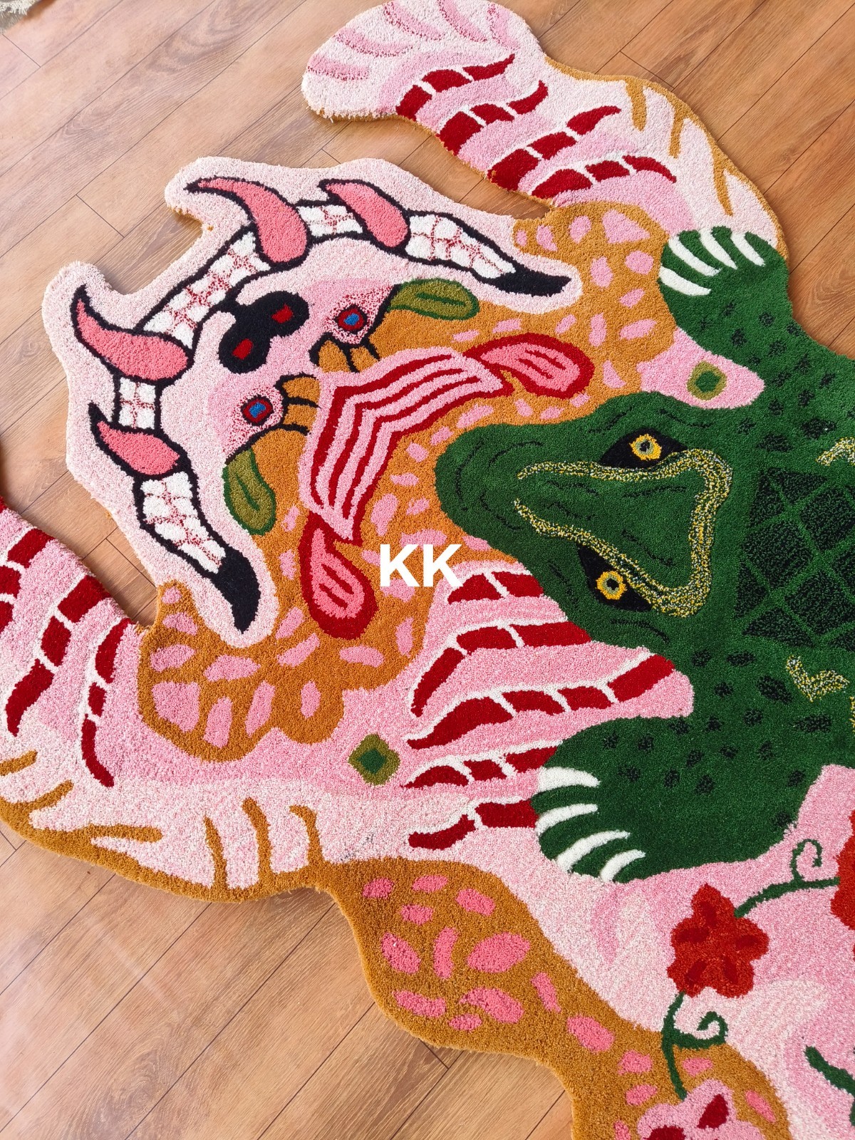 Crocodile Tibetan Tiger Rug Handmade 100% Woolen Hand Tufted For Home Decoration