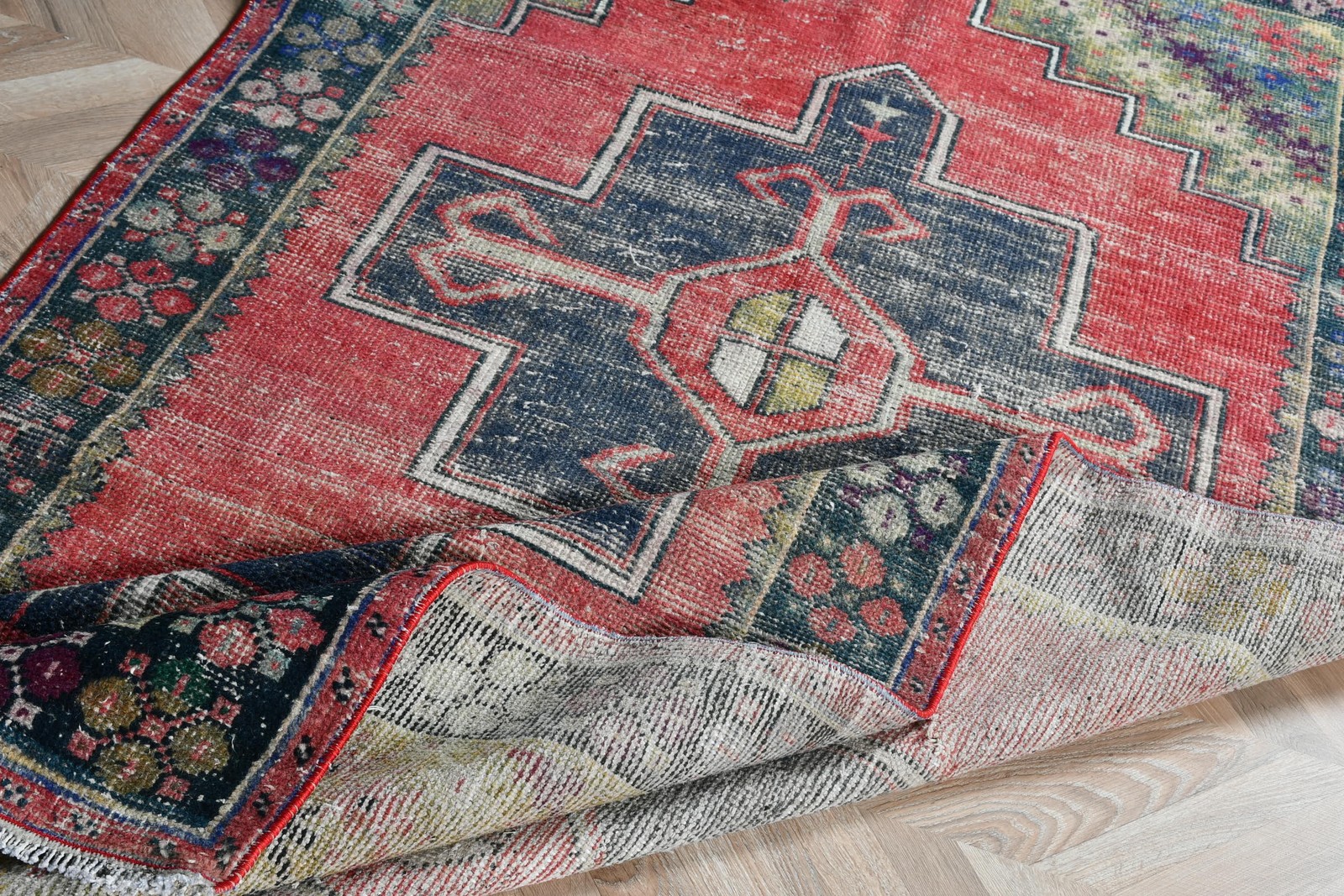 4,1×8,4 ft Vintage Rug, Red Floral Turkish Rug Wool