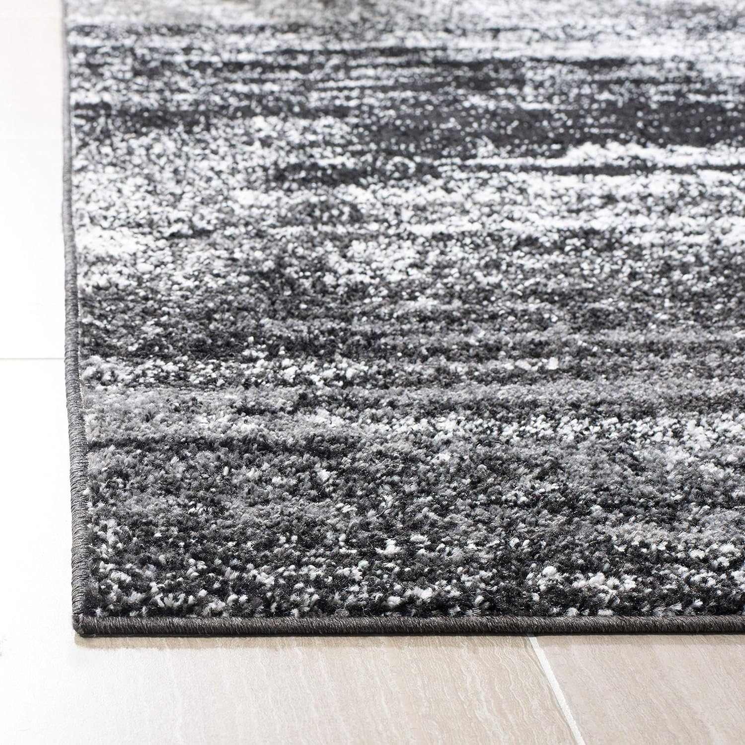 Modern Silver & Black 6′ X 9′ Adirondack Area Rug – Non-Shedding, Easy Care