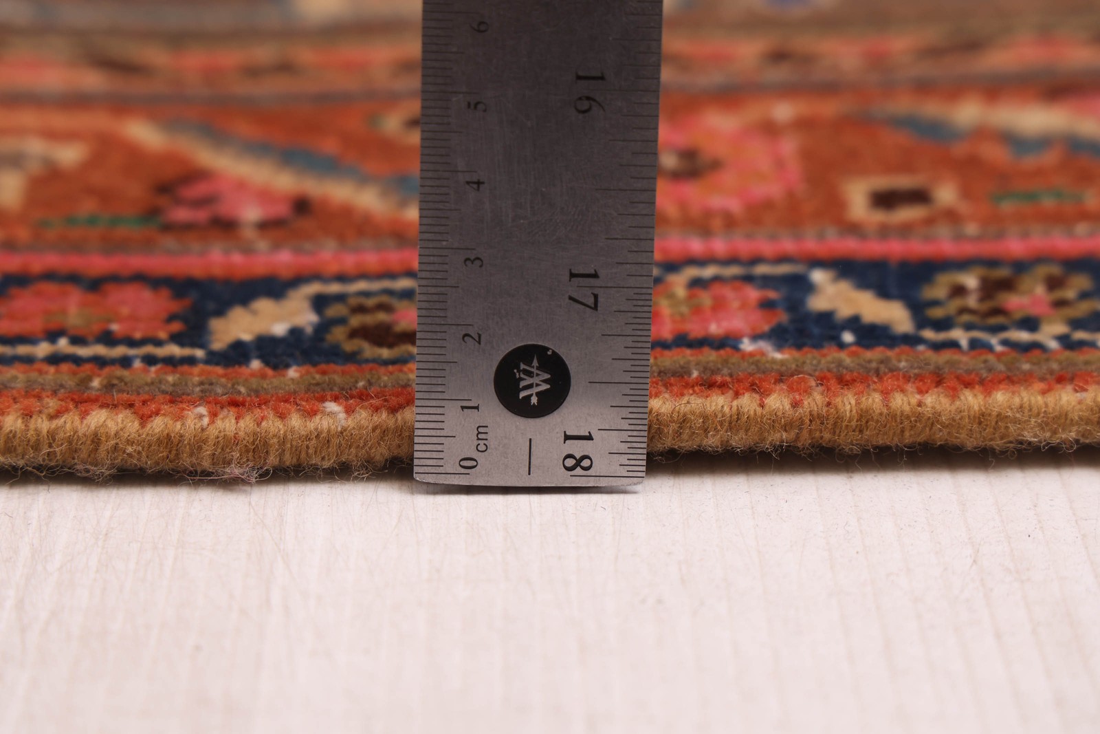 Vintage 9’5″ x 12’5″ Traditional Hand Knotted Vegetable Dye Wool Area Rug
