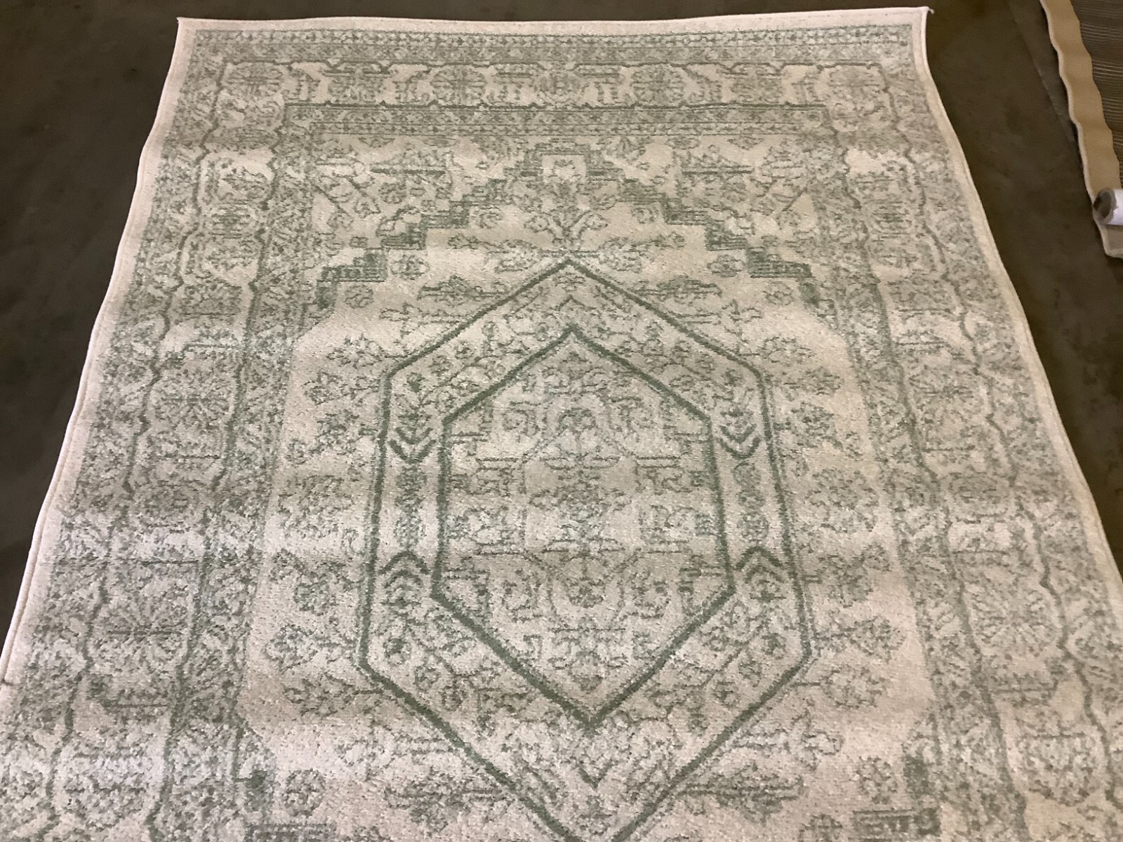 SAGE / IVORY 5′-1″ X 7′-6″ Flaw in Rug, Reduced Price 1172667424 ADR108W-5
