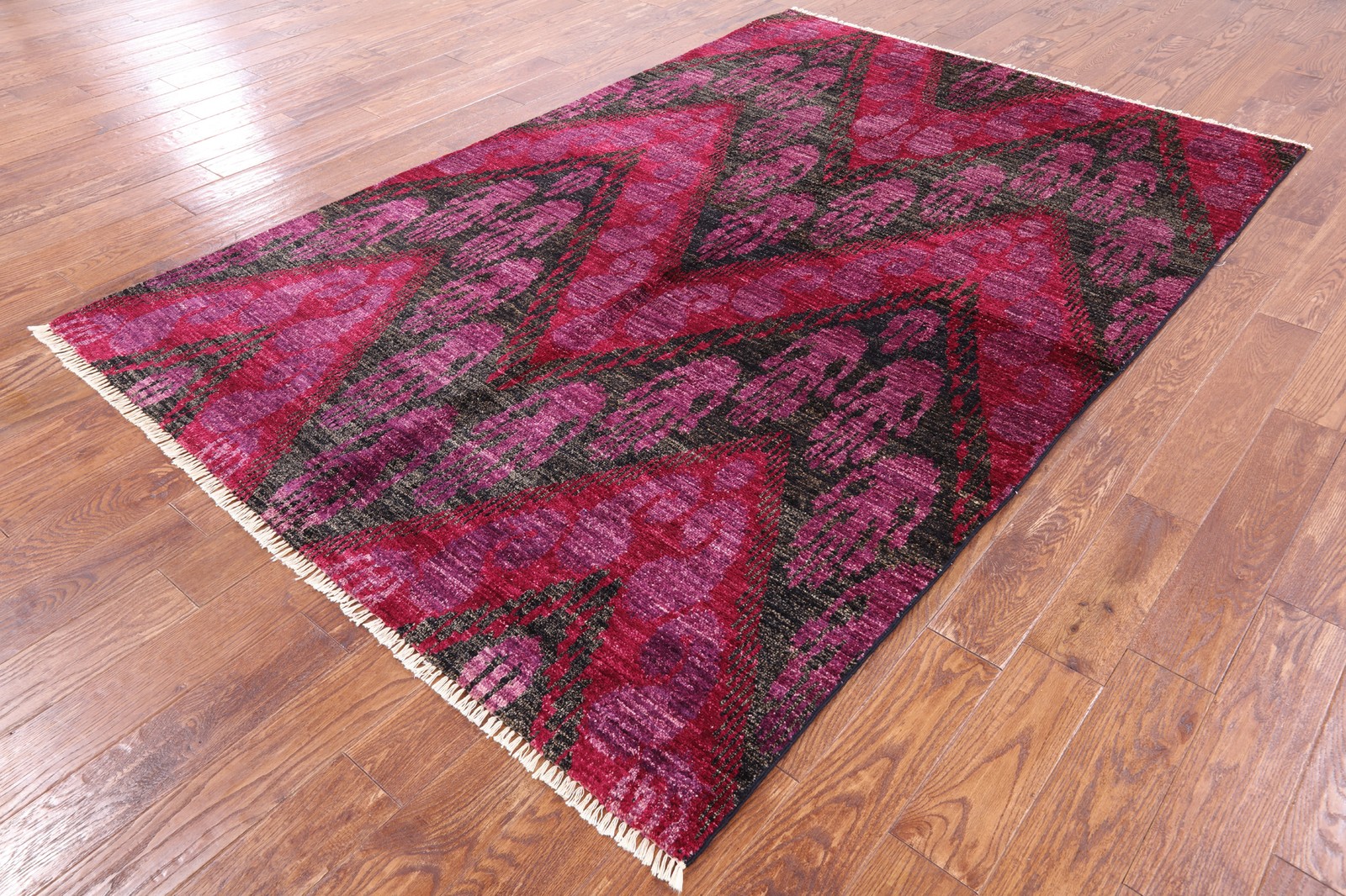 5′ 10″ X 8′ 10″ Ikat Hand Knotted Wool Area Rug – P6425