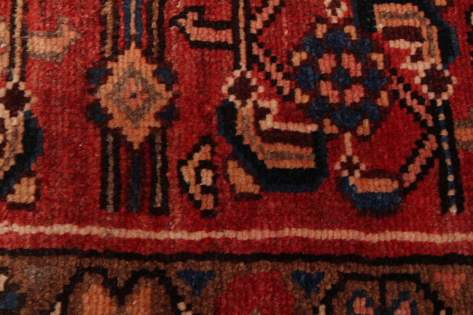 Vintage 4’5″ x 7’5″ Traditional Hand Knotted Vegetable Dye Wool Area Rug