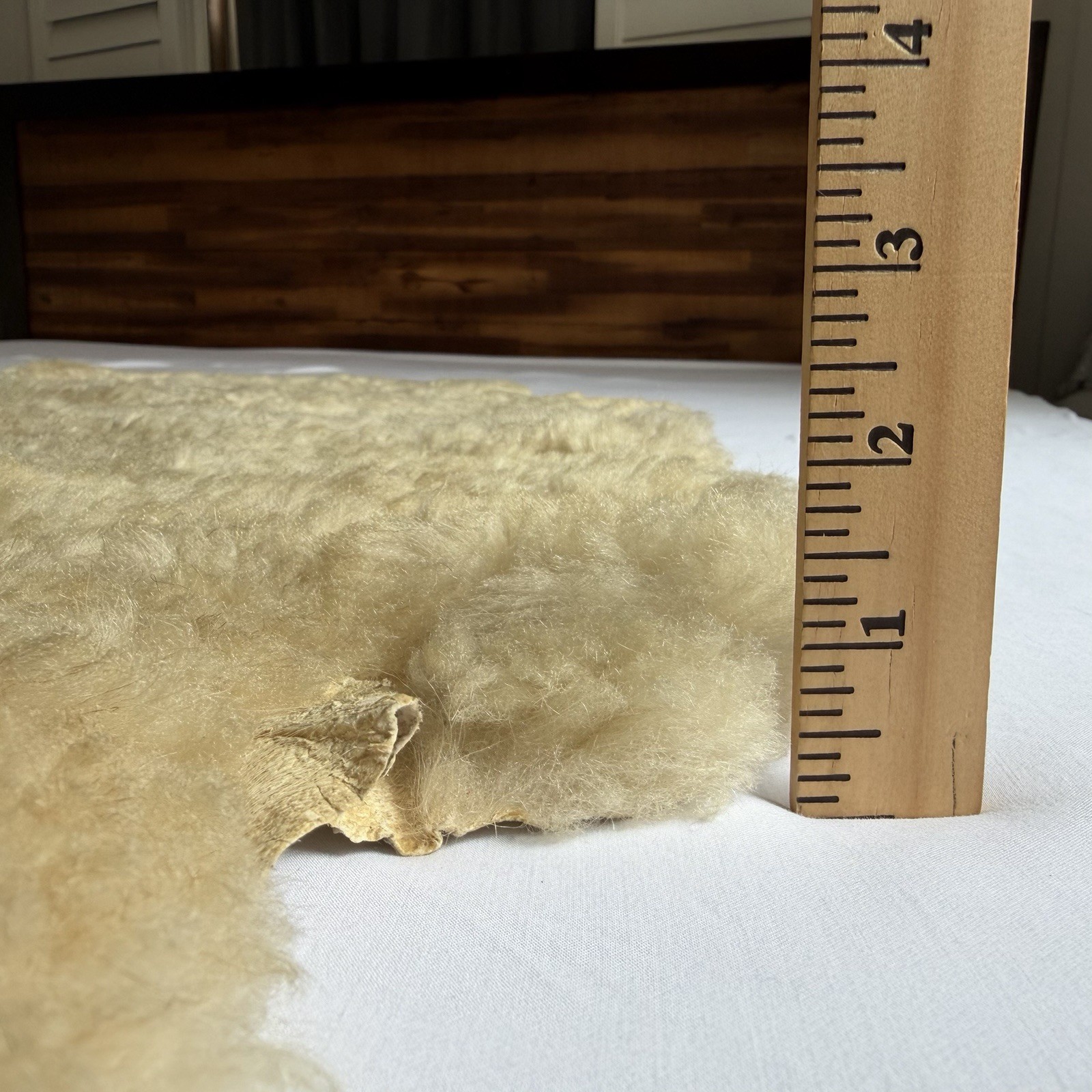 Vintage Natural Sheepskin Rug Furry Off White Pelt Shaped Edge 33” X 26” Plush