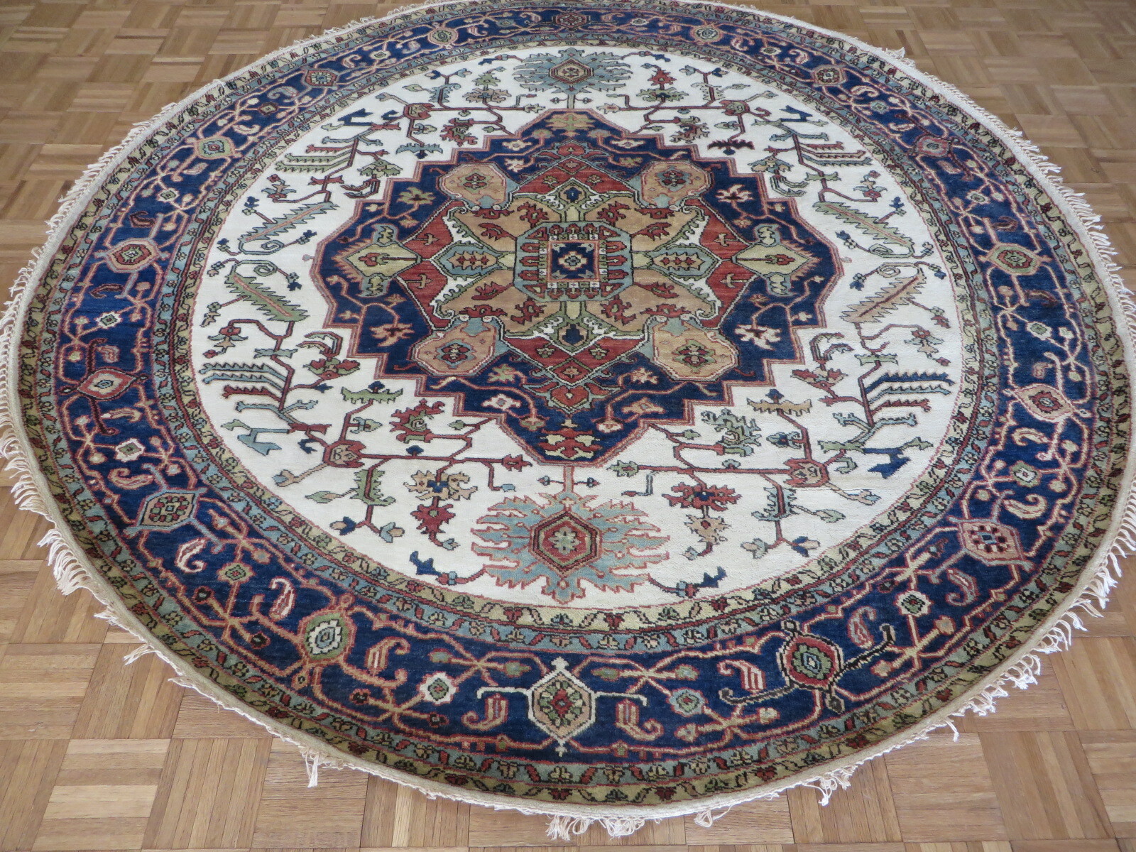 8 x 8 Round Hand Knotted Ivory Antiqued Serapi Heriz Oriental Rug G12128