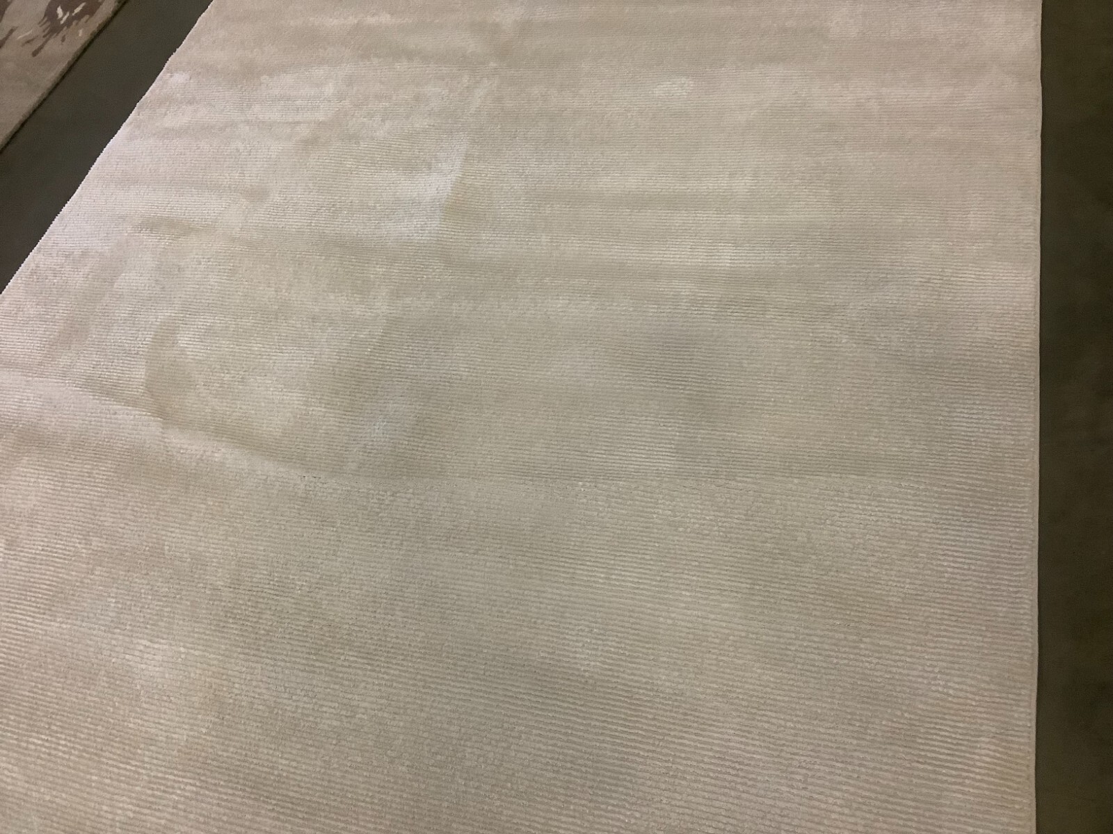 IVORY 6′-7″ x 9′-0″ Back Stain Rug, Reduced Price 1172671478 REV102A-6
